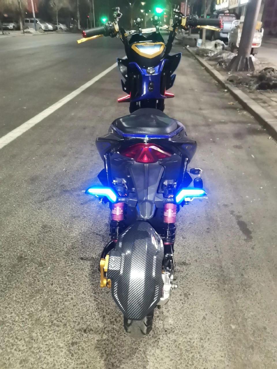 极客战狼(爱玛)~裸车2200米 带6个土豆~2600米(带充电器)  兰德7255