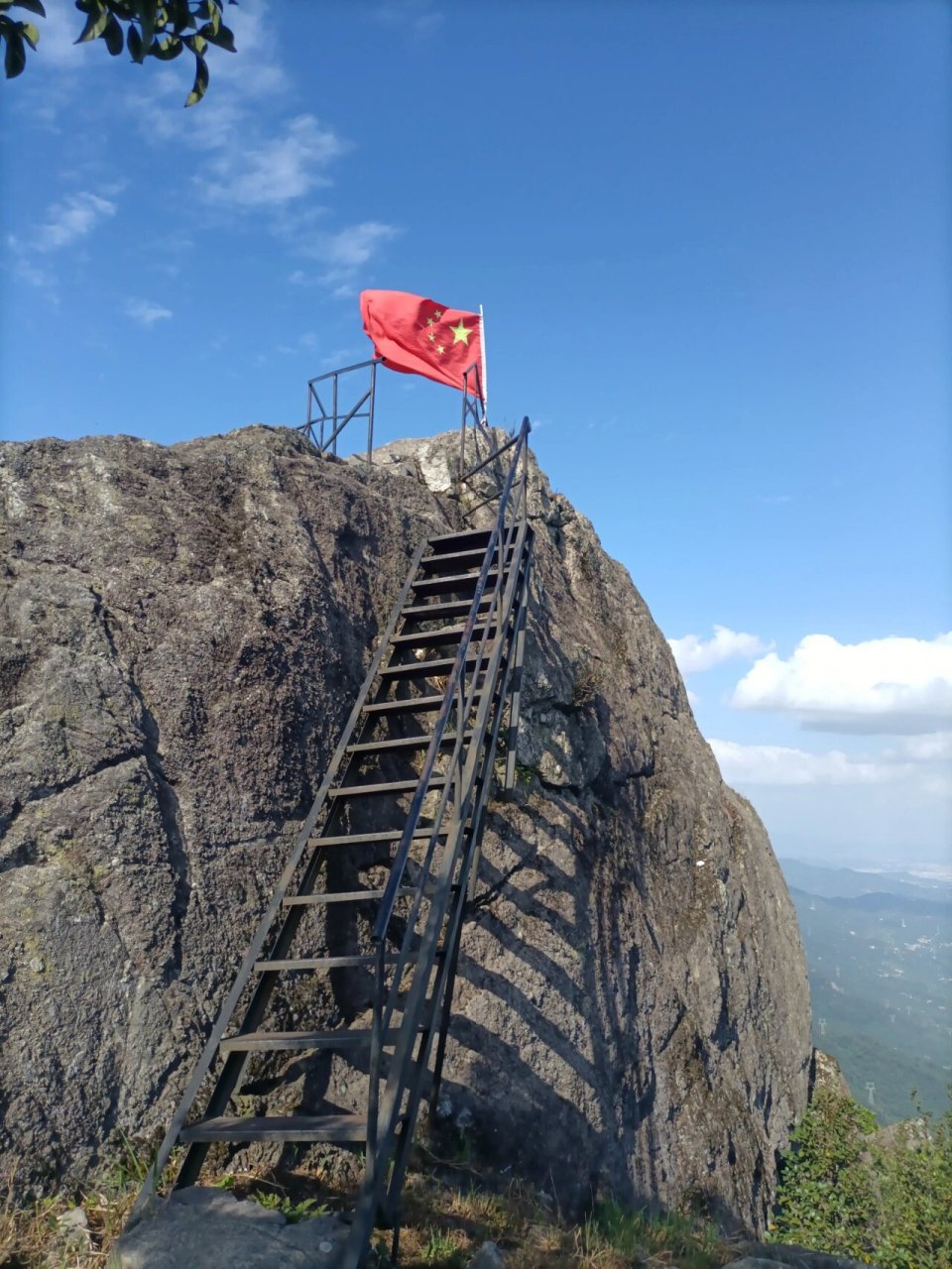 天竺山徒步至仙灵棋山 今天终于打卡了仙灵棋山,去这的一大原因是这座