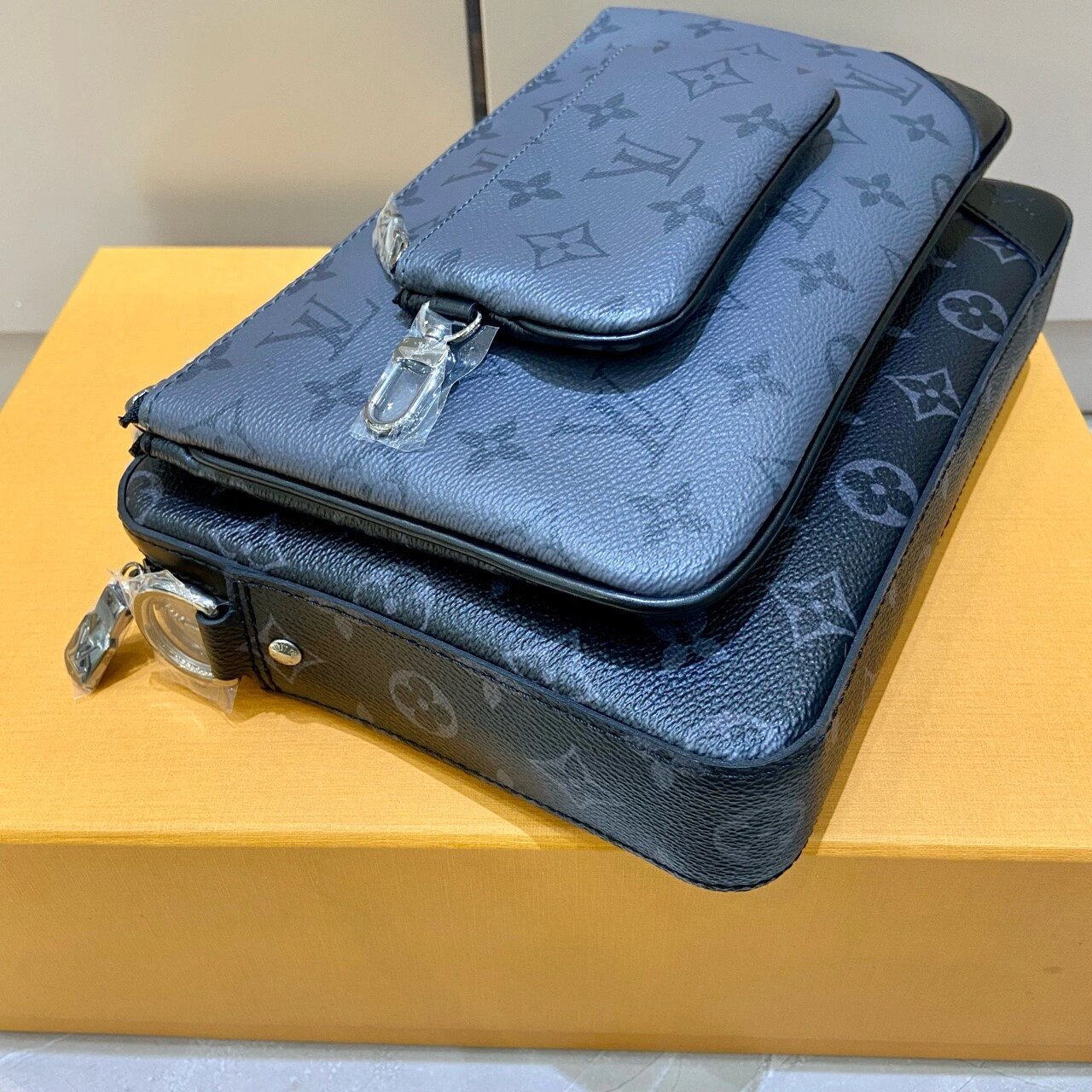 闲置78152 lv路易威登trio黑武士三合一邮差包.