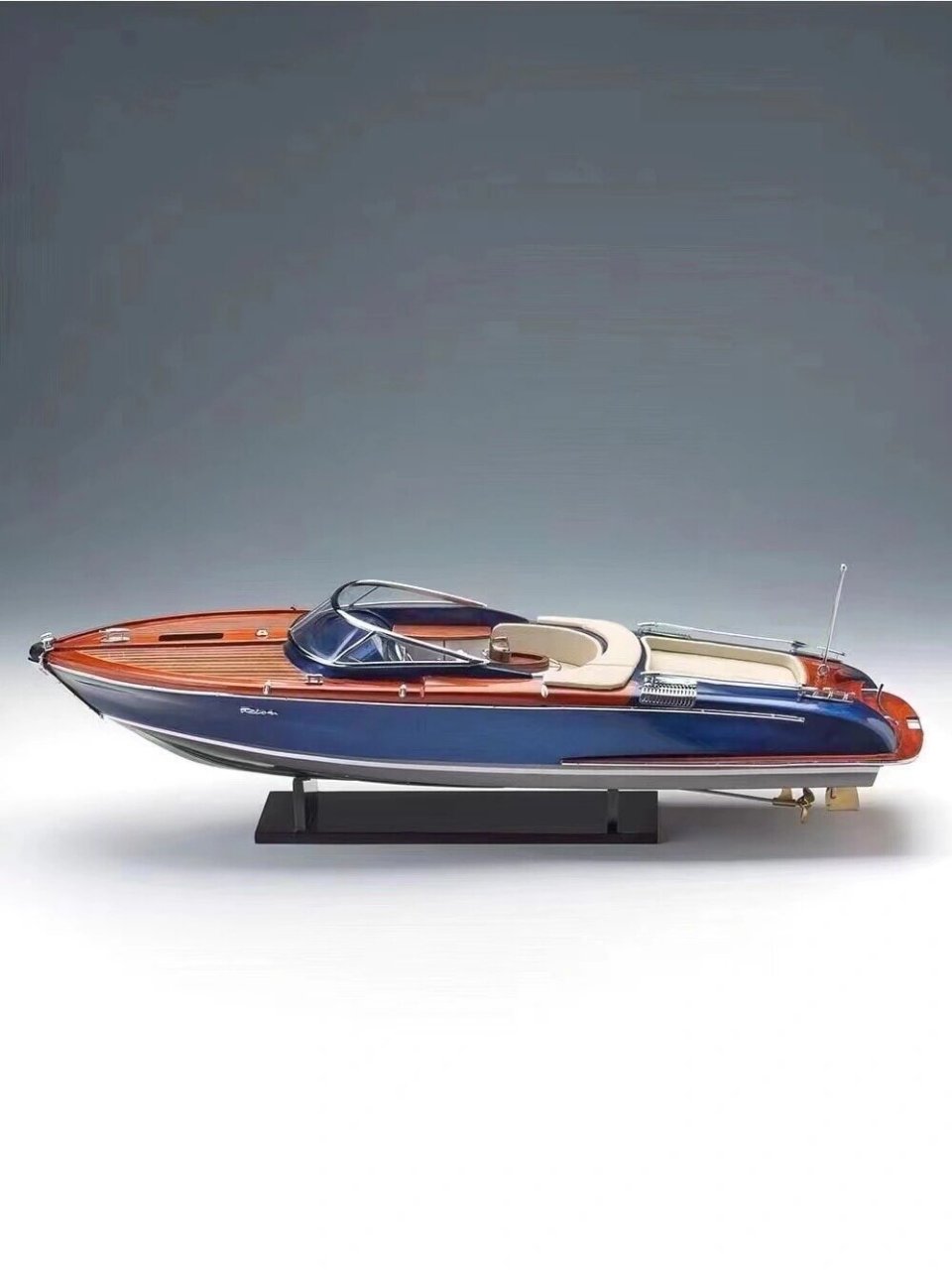 每一个木制模型船,快艇模型都体现了对航海历史和艺术的热情,这在每