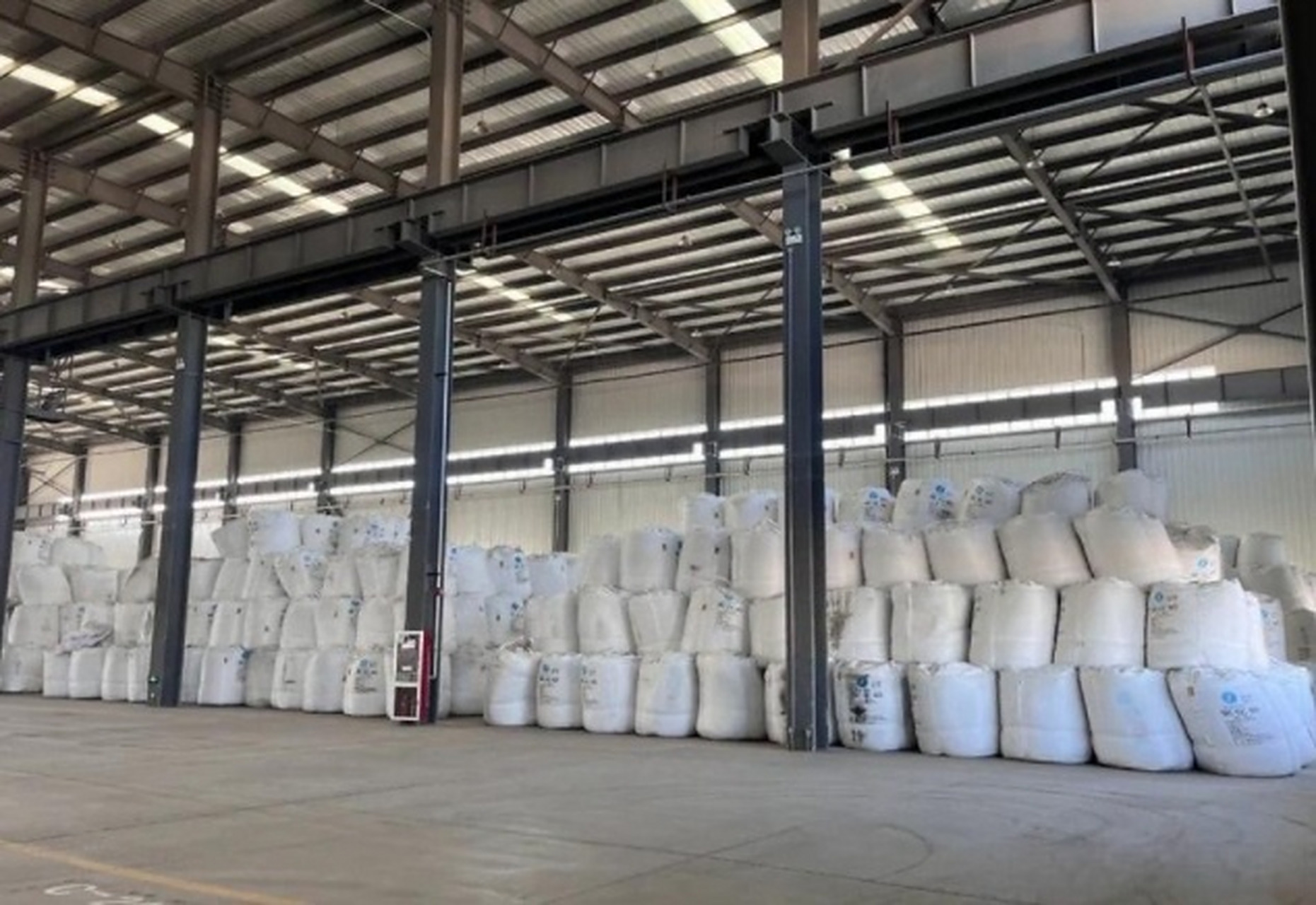 【兰州新区氧化铝期货指定交割仓库投入运营】1月16日,兰州新区上海