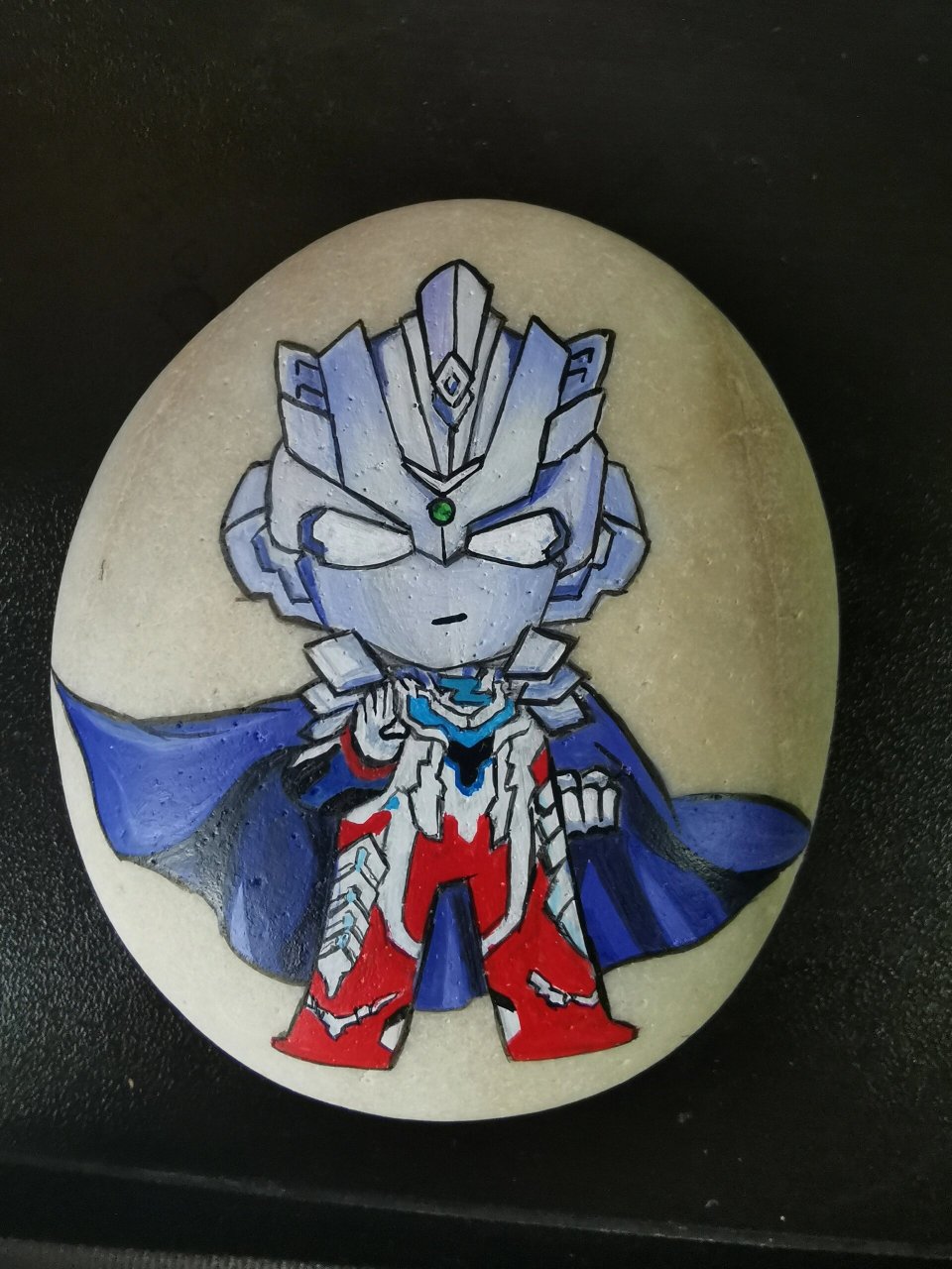 石头画奥特曼 你相信光吗?