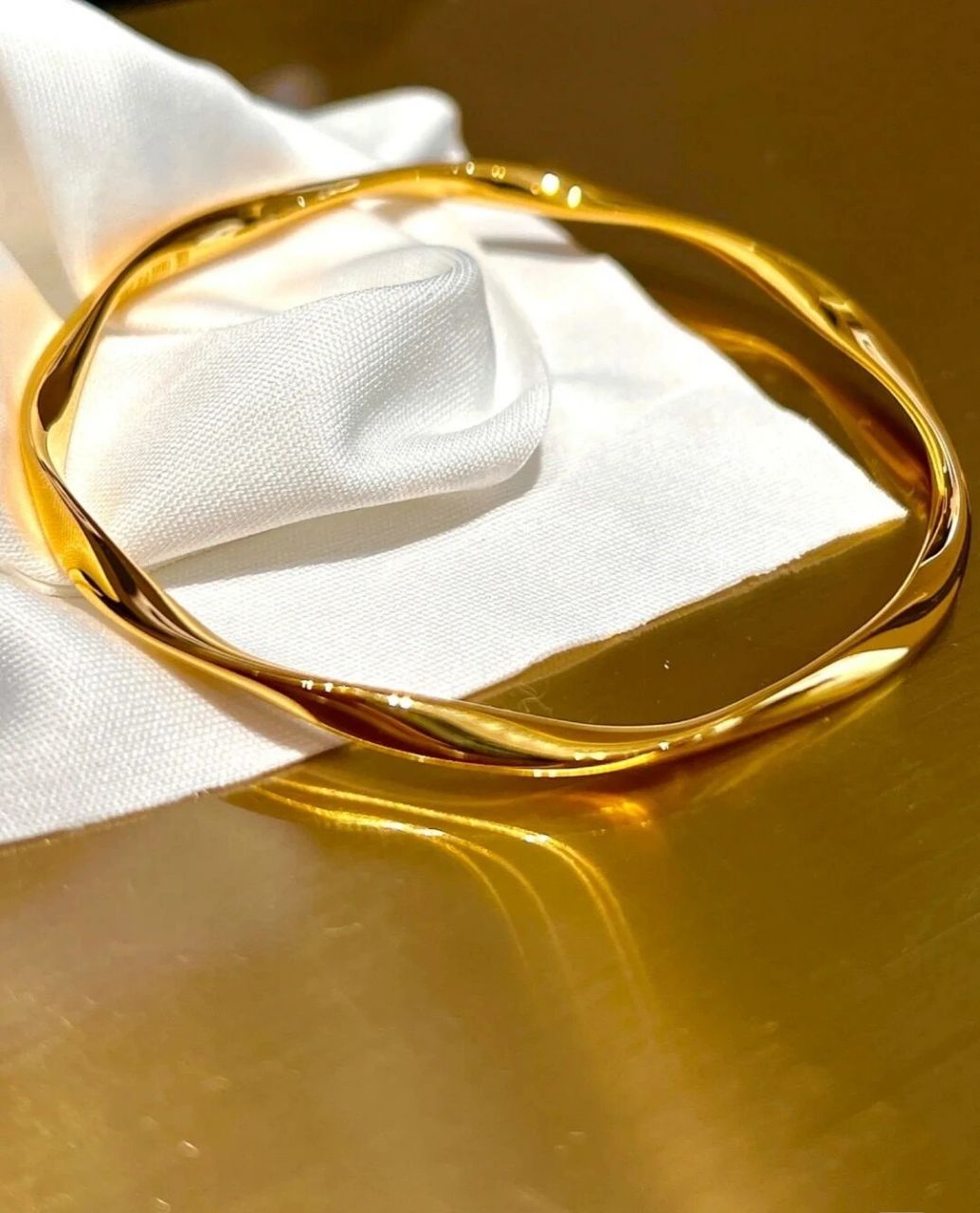 周大福莫比乌斯环 莫比乌斯手镯 从此你我的世界里 起点是你终点也是