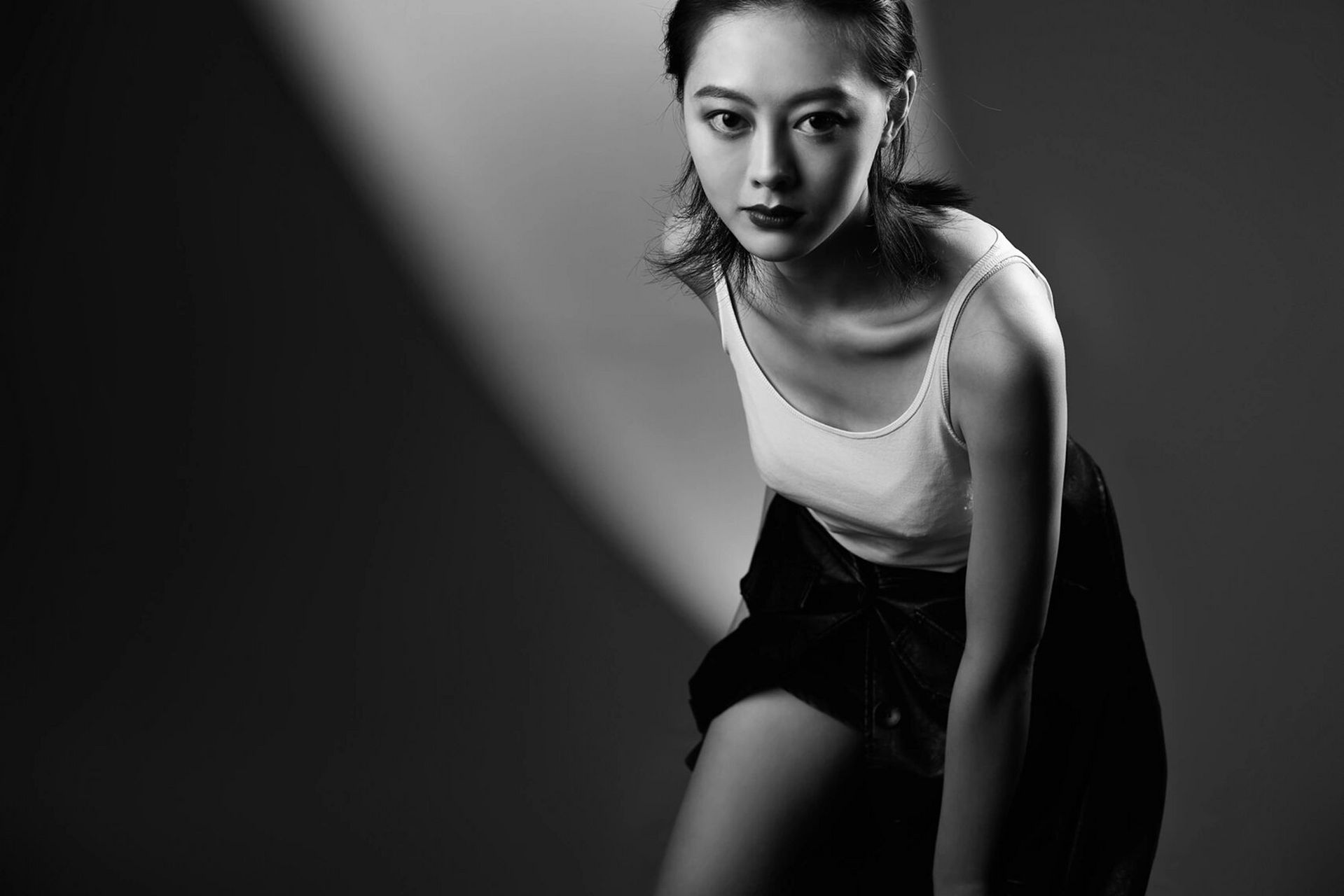 人像摄影之暗夜蔷薇|演员陈格的形象大片 出镜:演员陈格掌镜:me 影棚