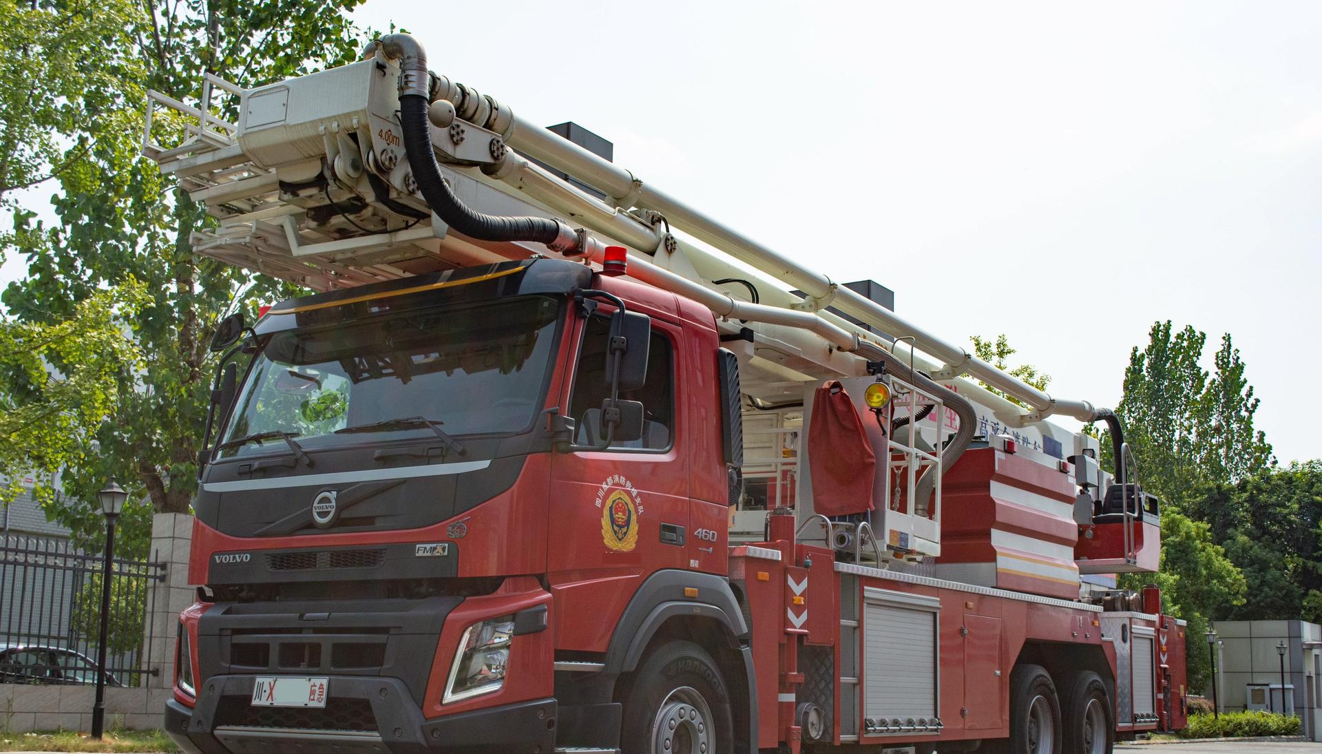 捷通dg42型登高平台消防车