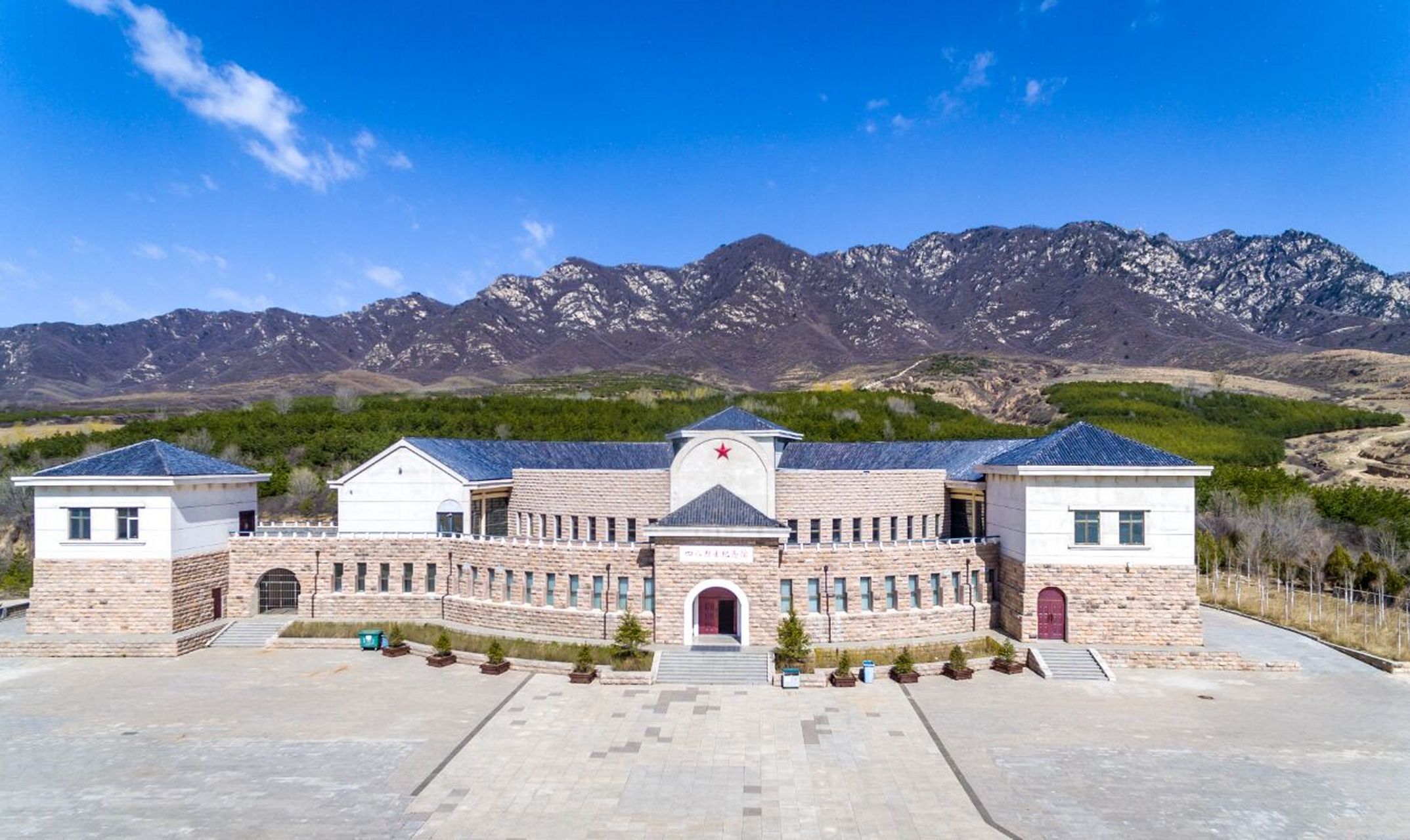 晋绥边区革命纪念馆(4a) 景区门票:免费(需本人携带身份证入内) 游玩