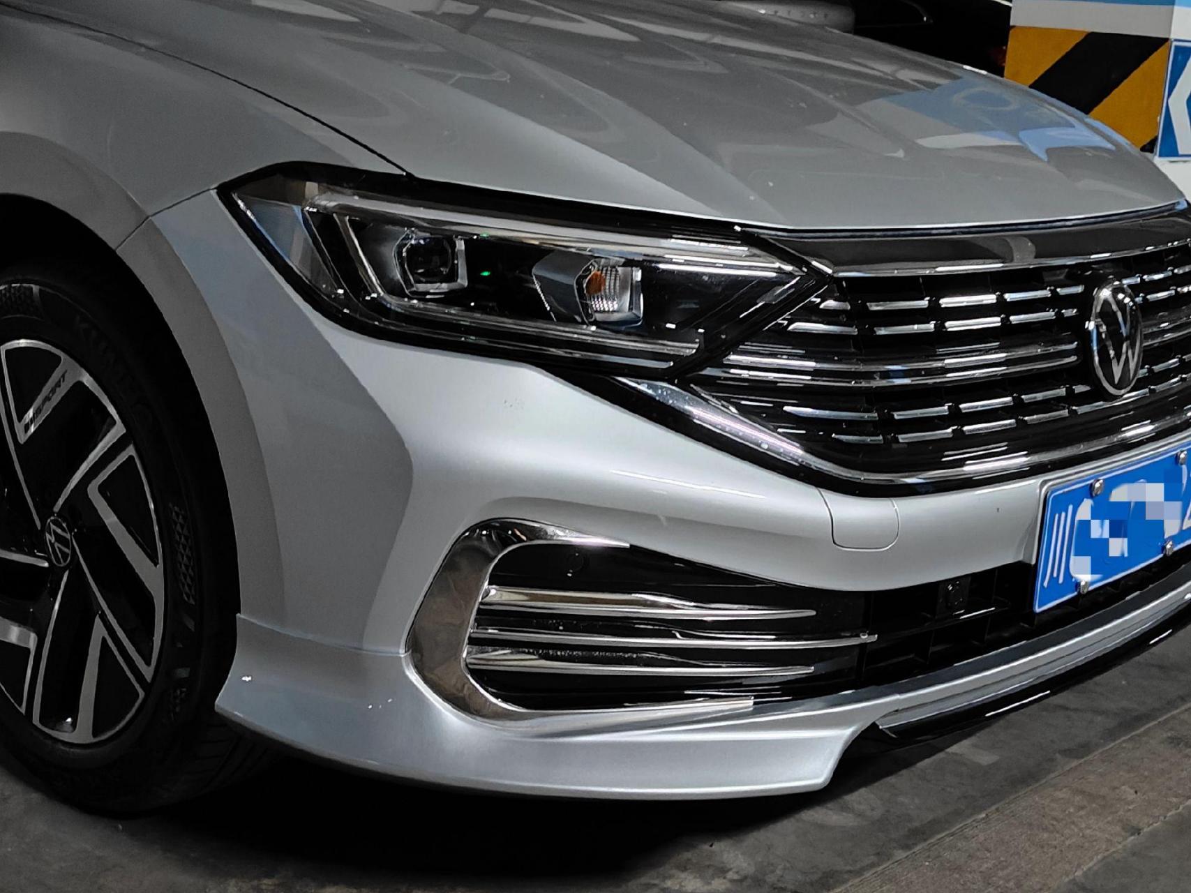 前铲.水晶银速腾 这质感很nice了吧