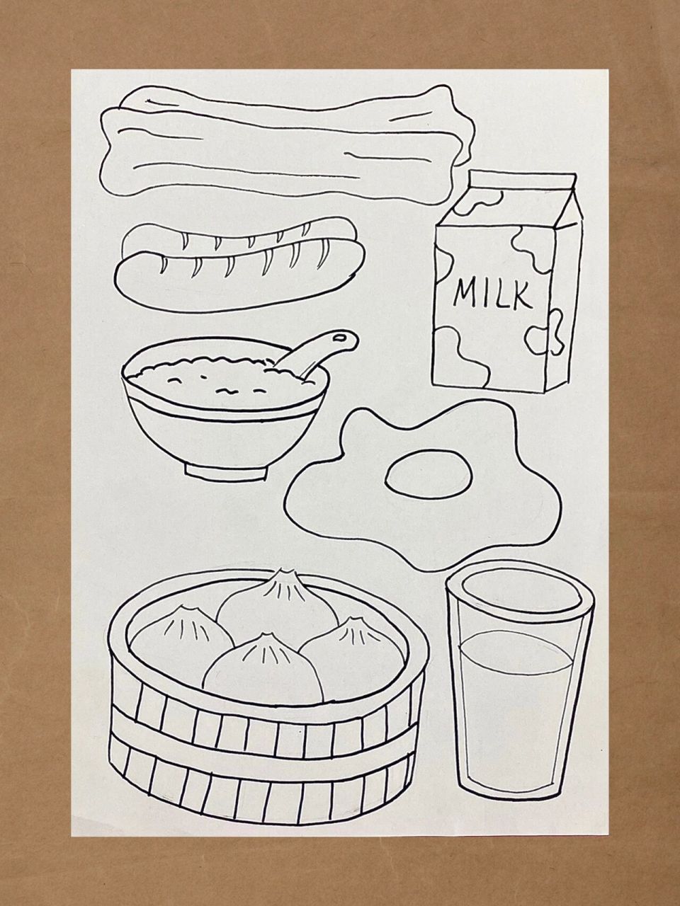 引导:提问小朋友平时早餐都会吃些什么食物?最喜欢在早上吃什么?