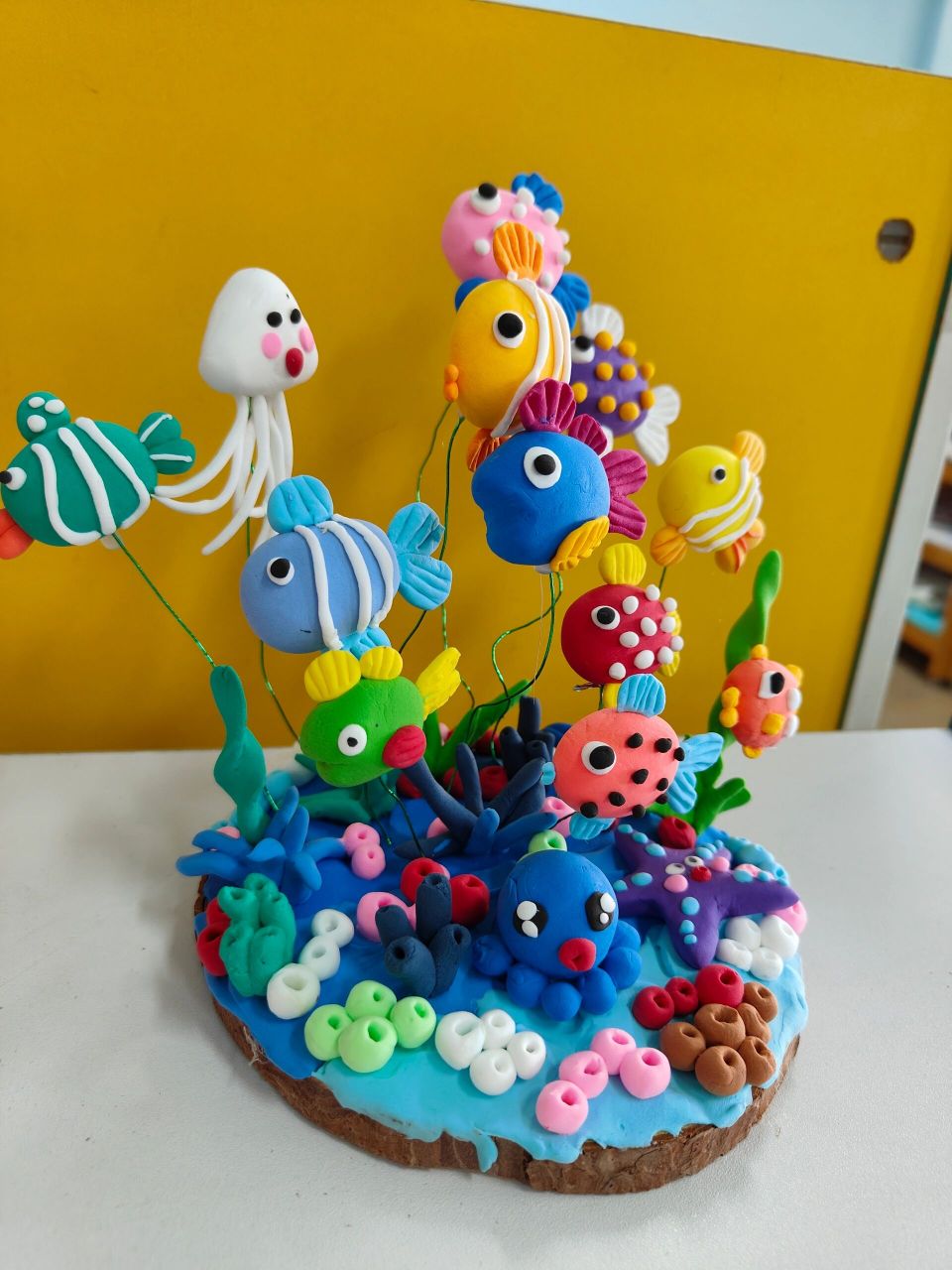 幼儿园美工区彩泥作品 海底世界泥工 美工区彩泥作品展示,海底世界