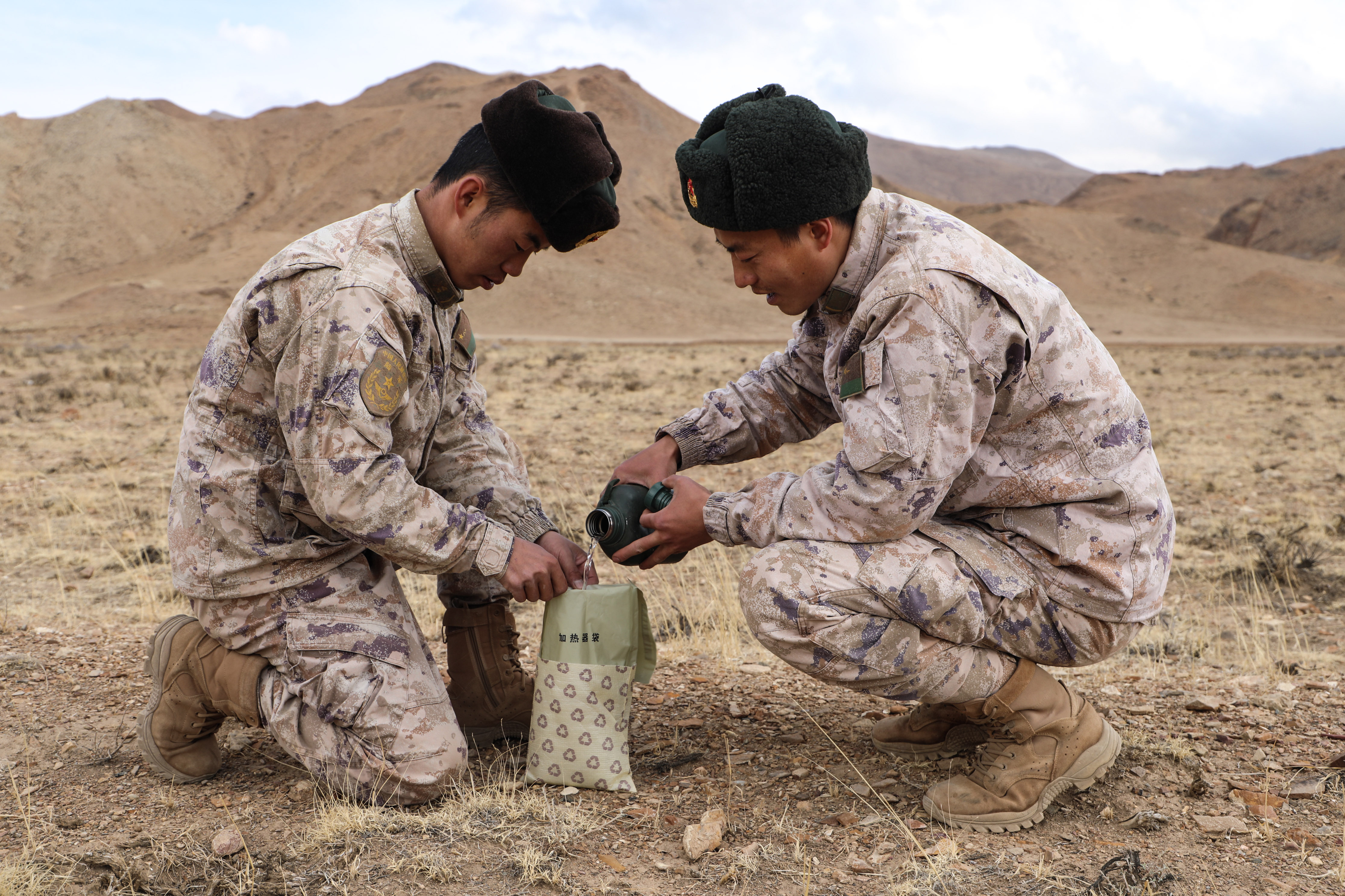 【野战食品,吃出"战斗力"】近日,驻藏某部为提升野