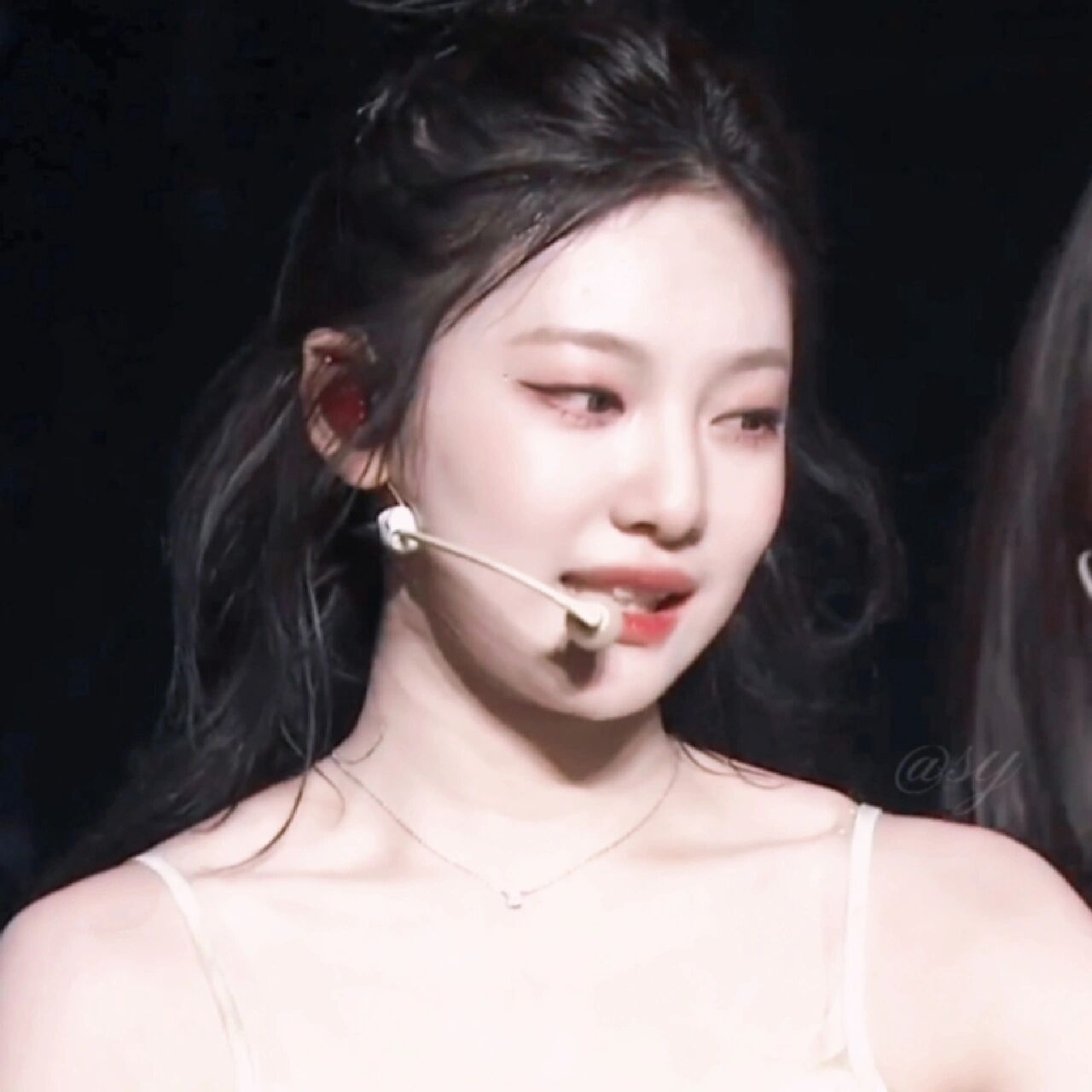 宁宁绝美头像图 剪视频的时候顺手截了几张宁图 前四张加了滤镜的 后