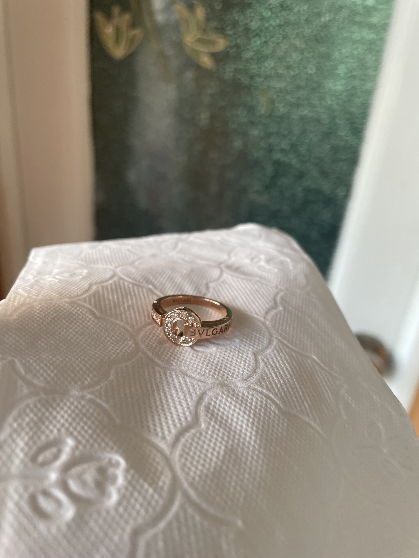 宝格丽铜钱戒指 宝格丽铜钱戒指设计感真的绝了 18k玫瑰金,真金真钻