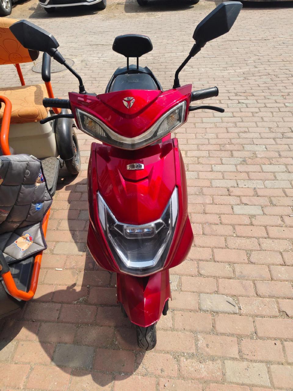 新到 雅迪锐战一台 5块大电池  能跑30公里左右  好车不贵经济实惠