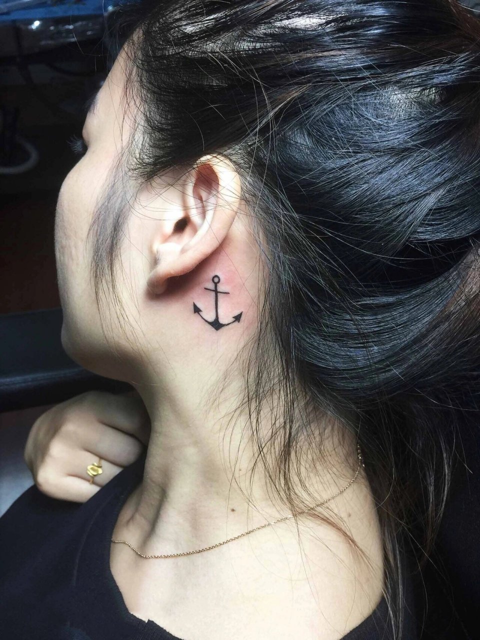 女生耳后小清新纹身图案大集合 耳朵后面的位置其实对于纹身小白来说