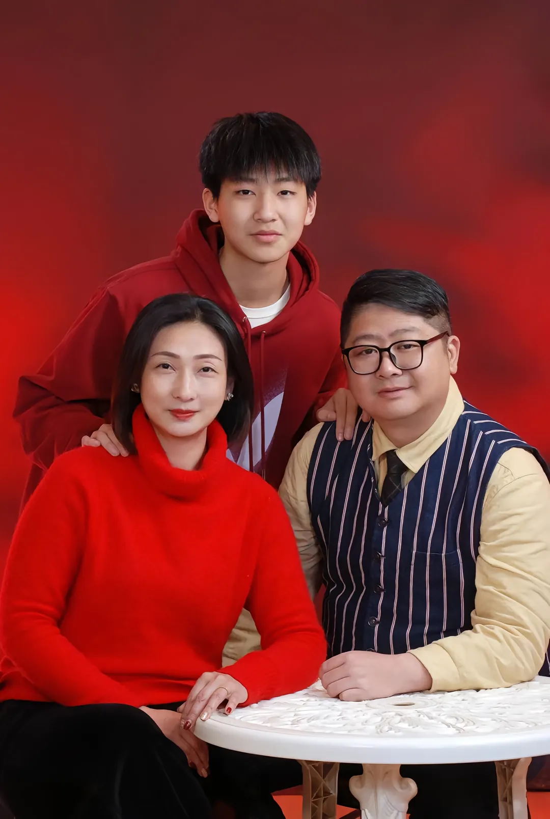 爸爸你在那边要注意身体啊少抽烟少吃槟榔我和妈妈都