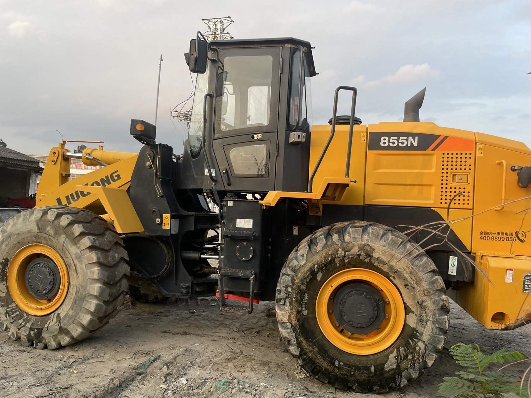 新款柳工855n长臂,真车实表!原版原车,4条还是原车胎,假一陪十!