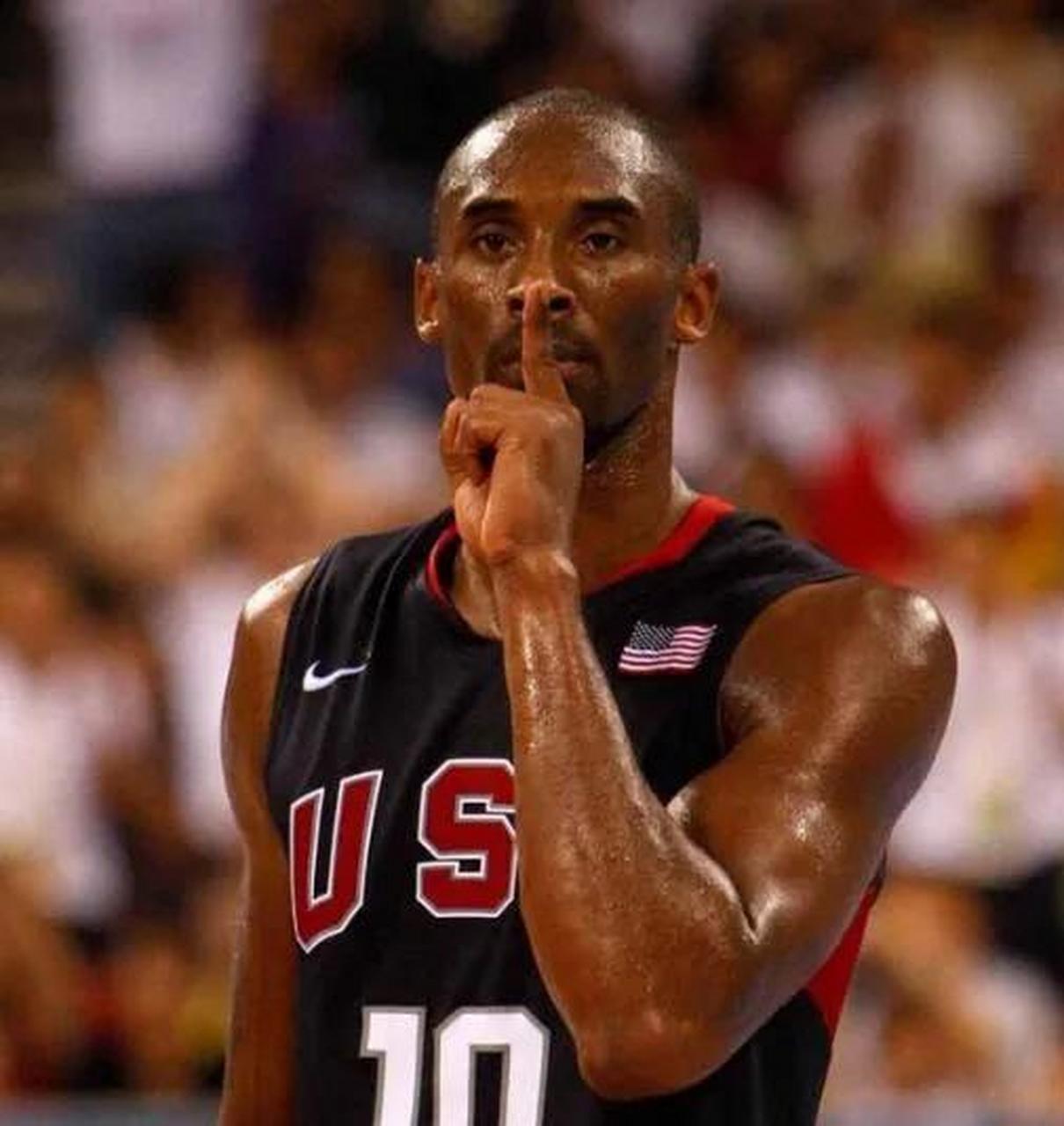 科比10年夺冠后, 一,科比马上去治疗膝盖和手指