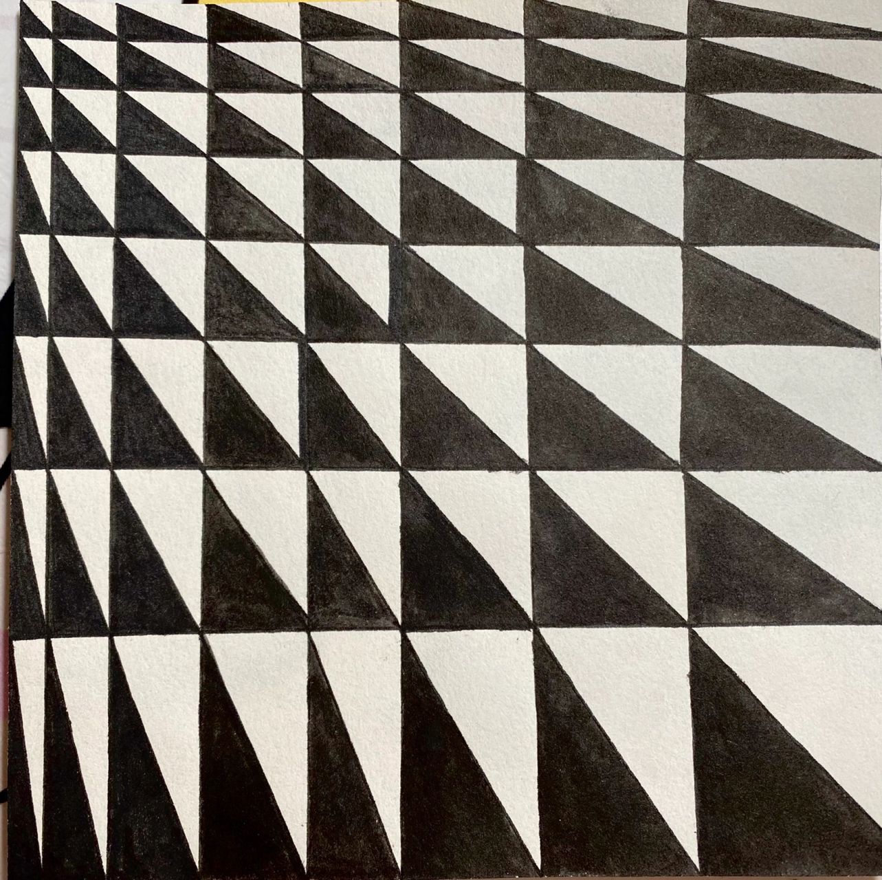 平面构成-基本形|骨骼 图一:渐变骨骼 图二:重复骨骼 图三:近似骨骼