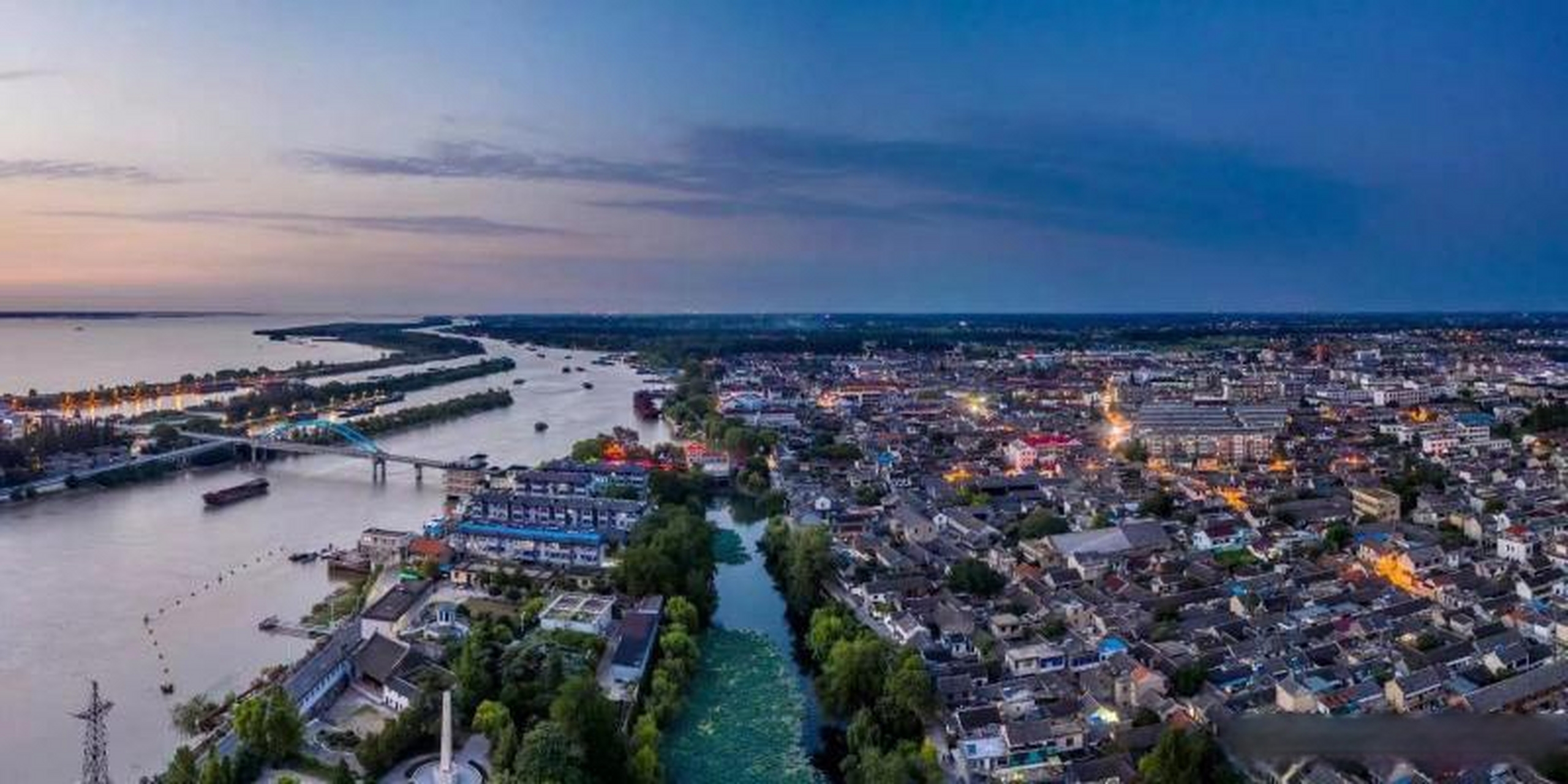 【邵伯镇党委书记李更新:争做高质量发展示范标杆】"邵伯镇,高装园