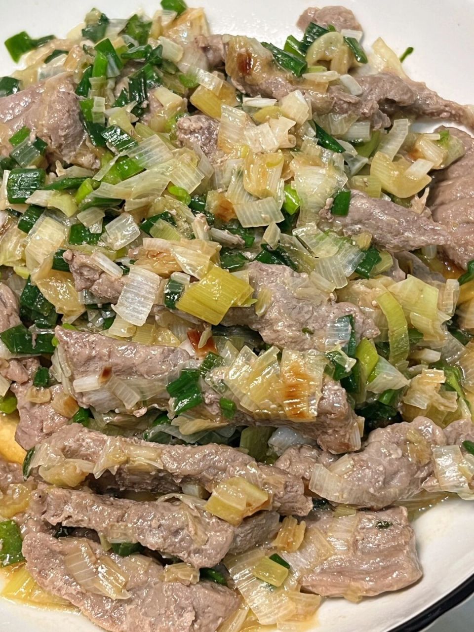 这样做的葱烧牛肉,太好吃了! 牛肉跟葱的搭配真的太惊艳了!