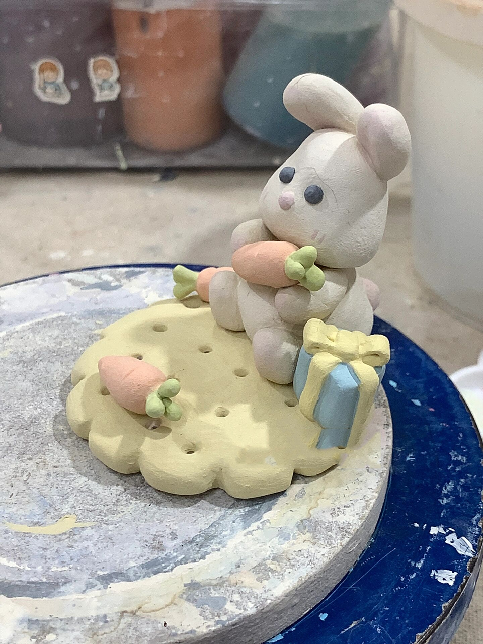 陶艺 | 小兔子92手机支架上色咯