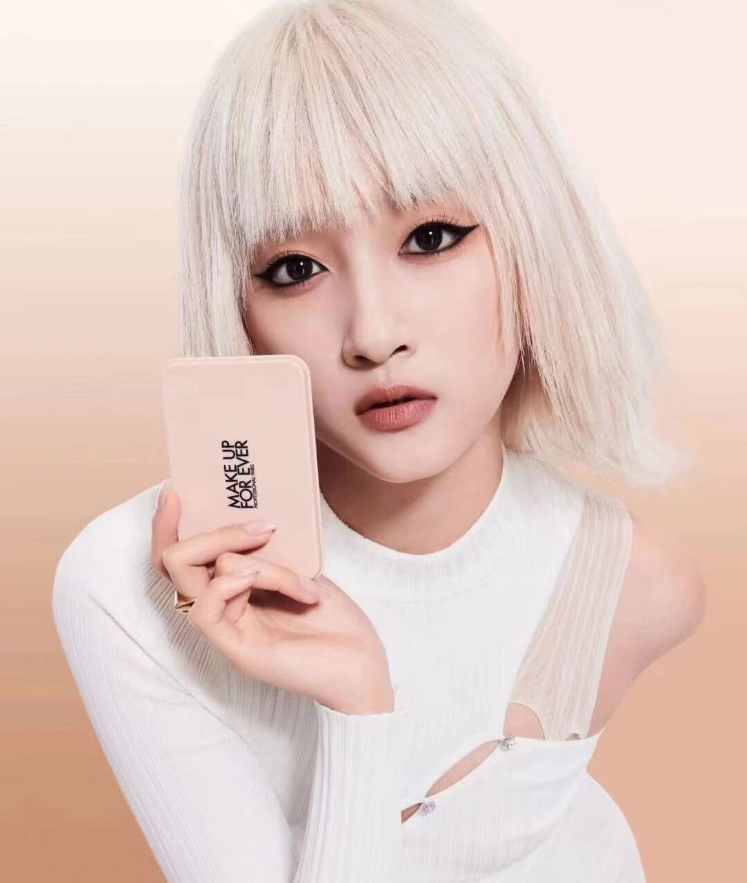 关晓彤 makeupforever 中国区代言人   支持关晓彤,支持玫珂菲