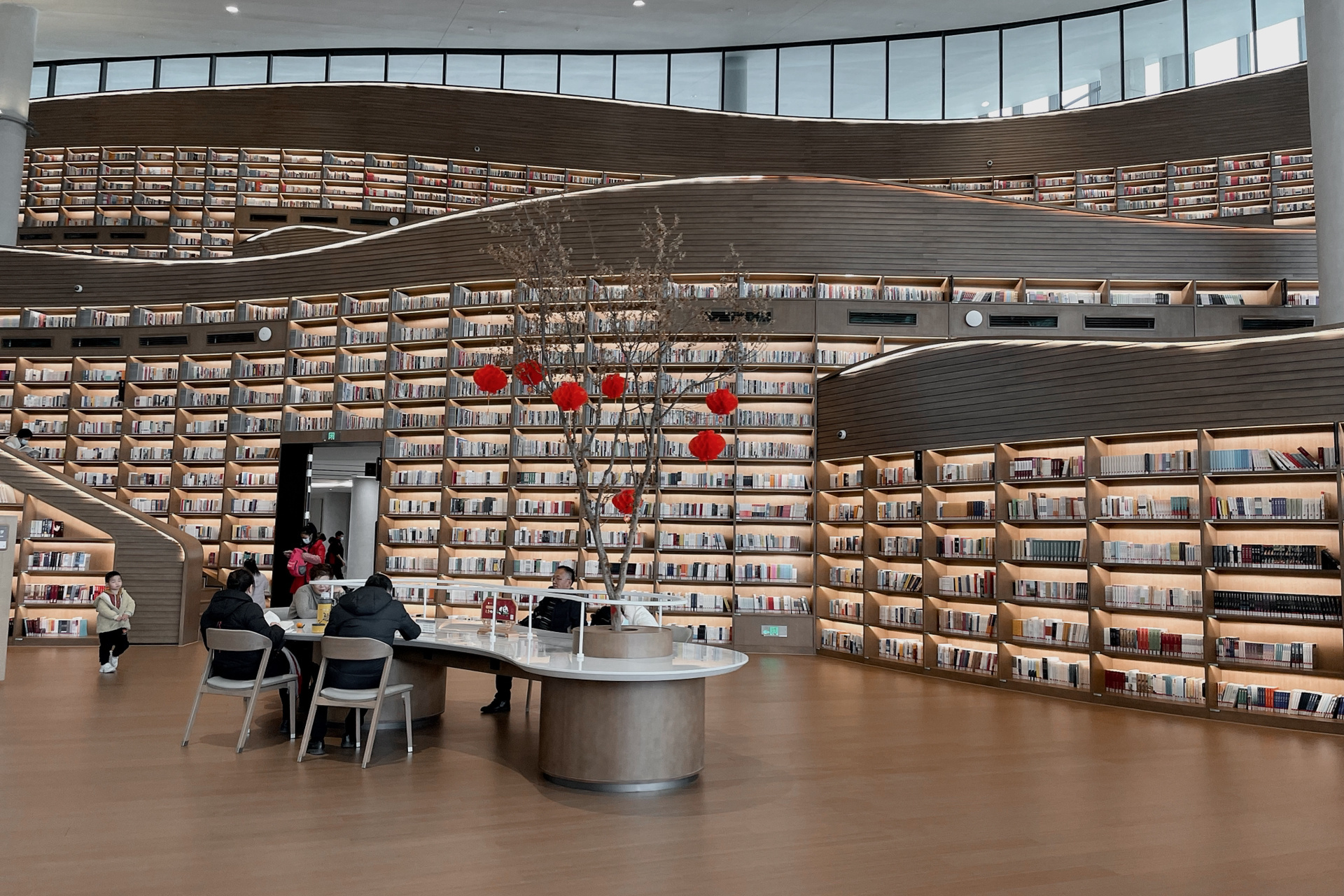 成都天府人文艺术图书馆98 昨天去了一趟大家都很推荐的图书馆,室内