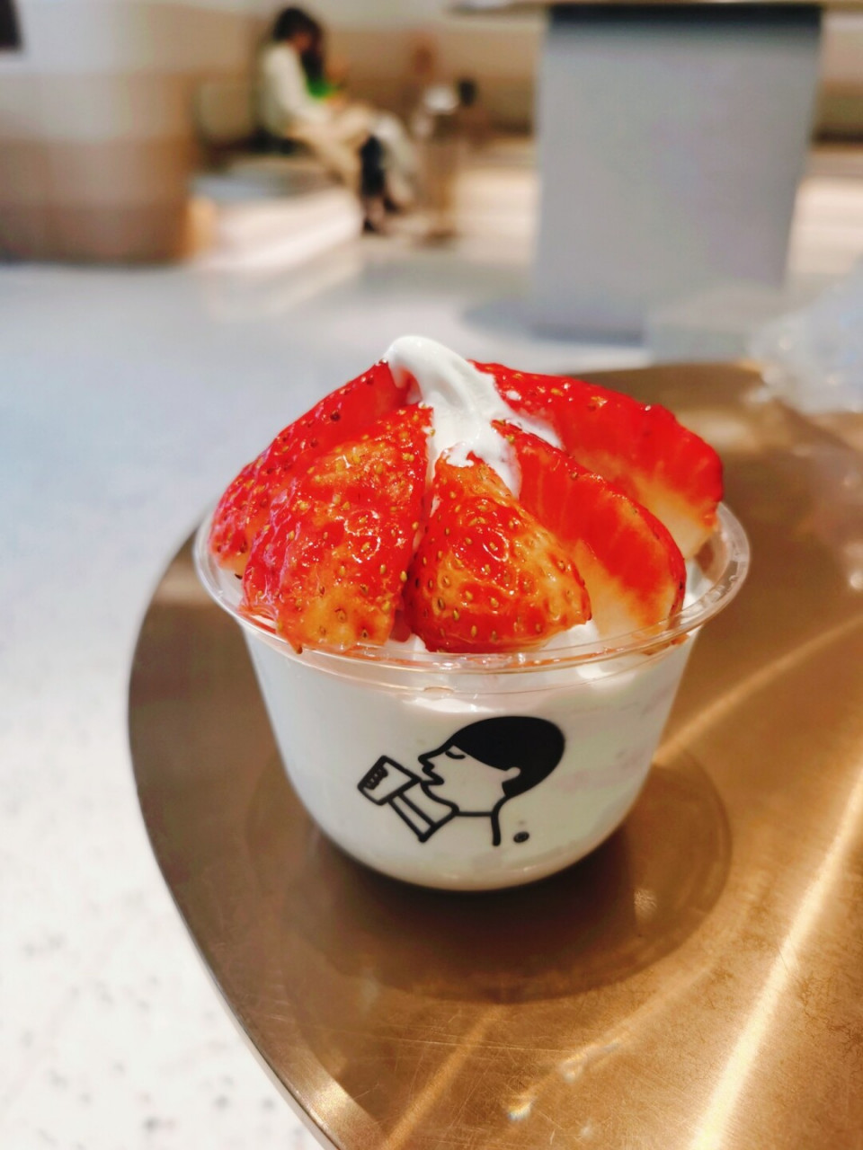 喜茶圣诞月新品 莓莓雪糕杯真香93 9019r的喜茶新品莓莓雪糕杯