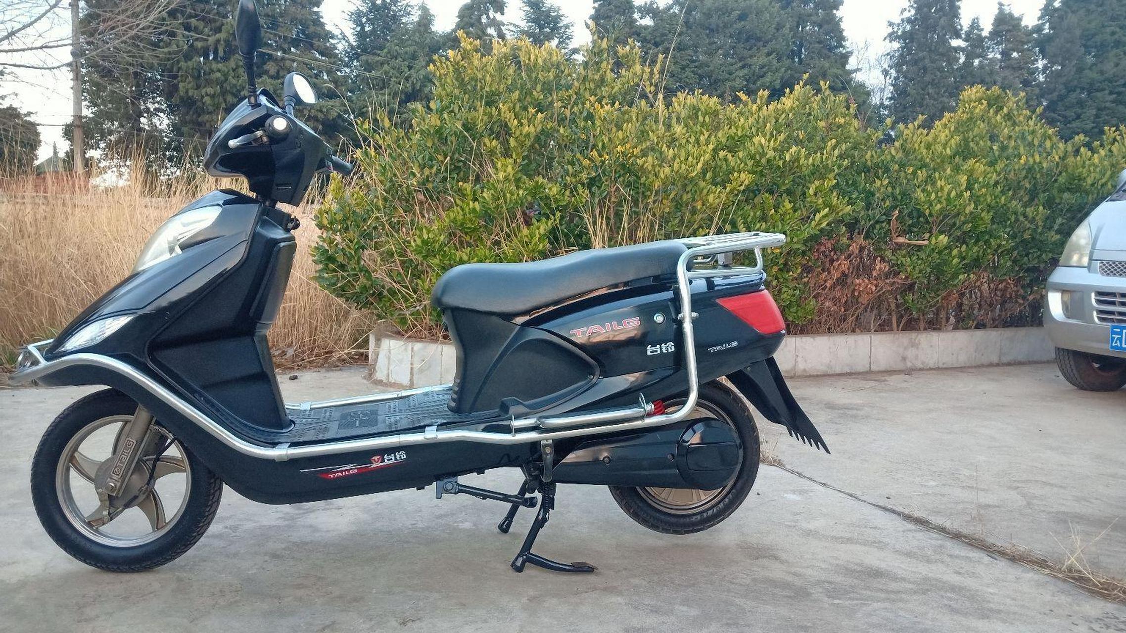 刚到九成新台铃电动车,64v20安加大电池,动力强续航远,车子在宣威城里