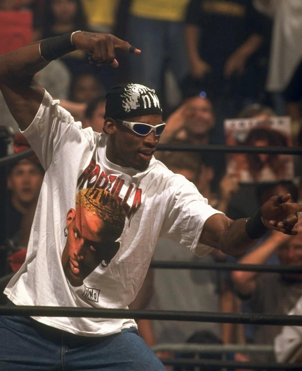 nba大虫罗德曼90篮球界行走的时尚流氓 篮球界的时尚liu氓dennis