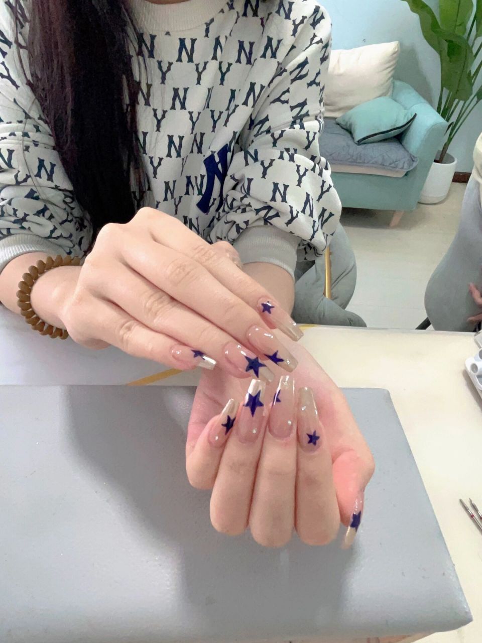 魔镜粉配小星星特别好看 哈尔滨美甲88元款式任选甲片半贴送饰品