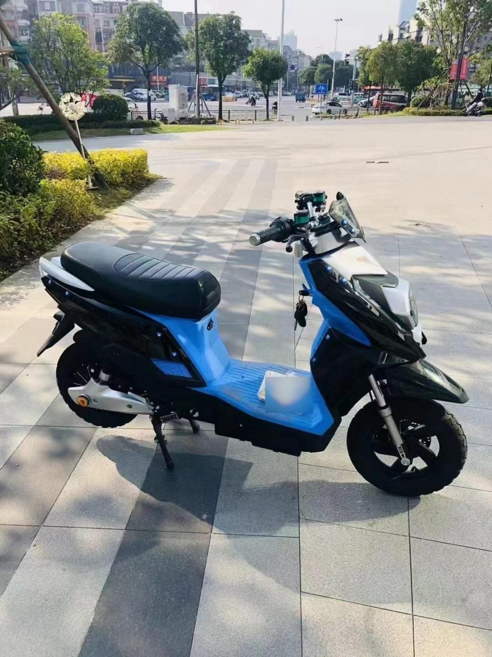 小巨龙特价出.60v72v通用.