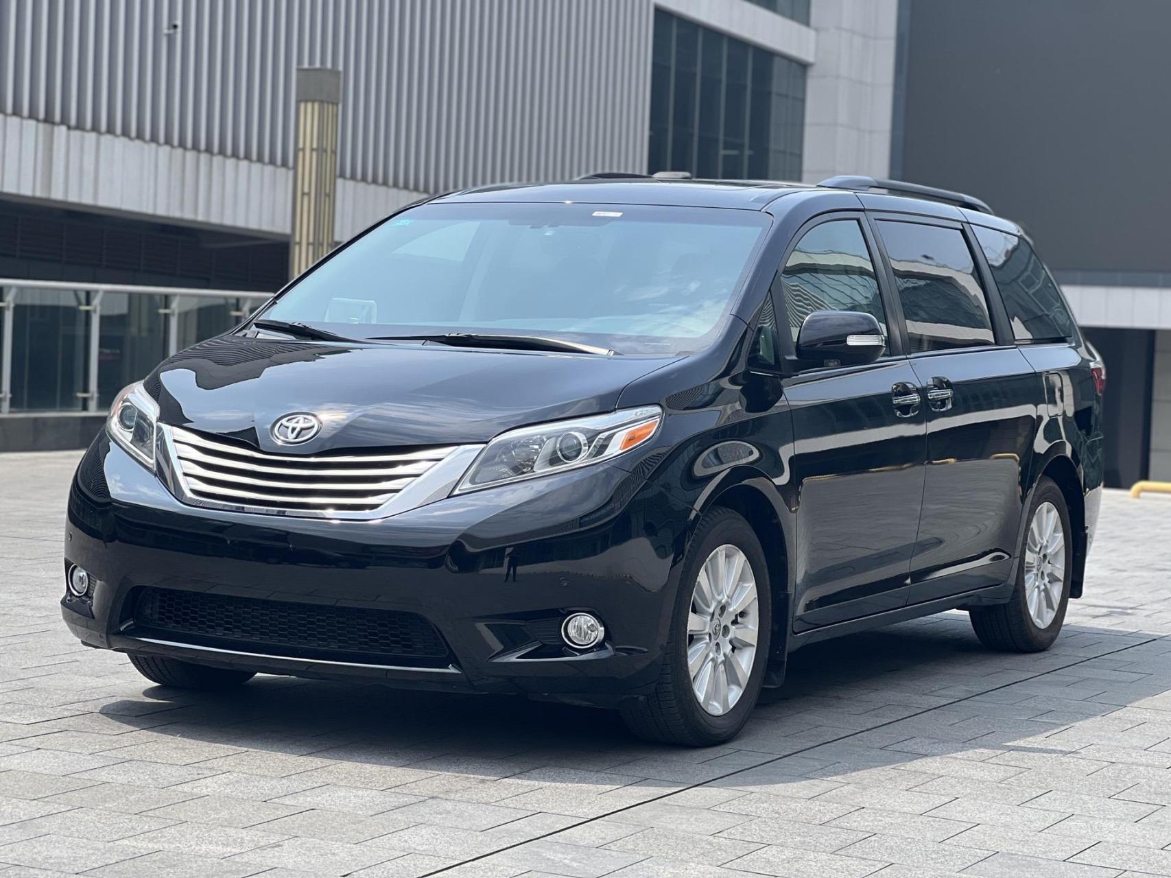 16年16款丰田塞纳limited 3.5美规四驱七座顶配