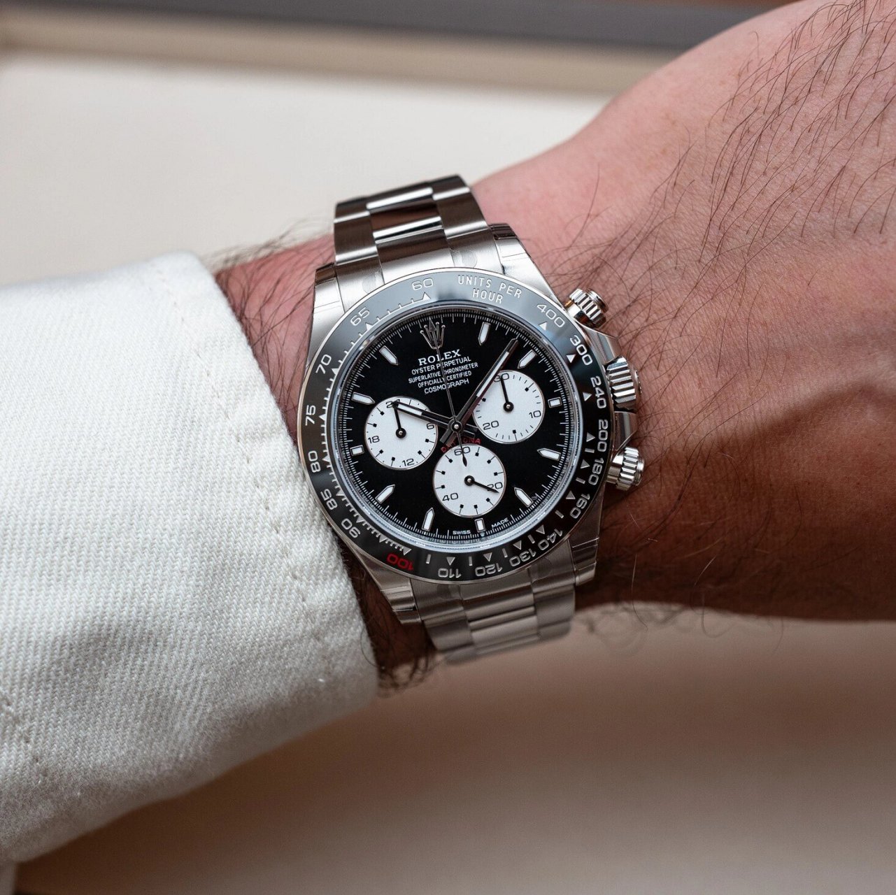 就在几周前,劳力士做了一件它几乎从未做过的事 —— 为了庆祝勒芒