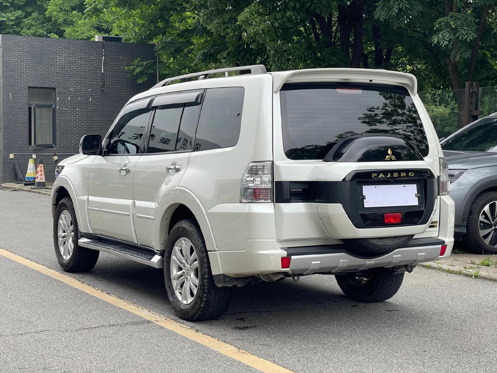 20年三菱帕杰罗v97中东3.