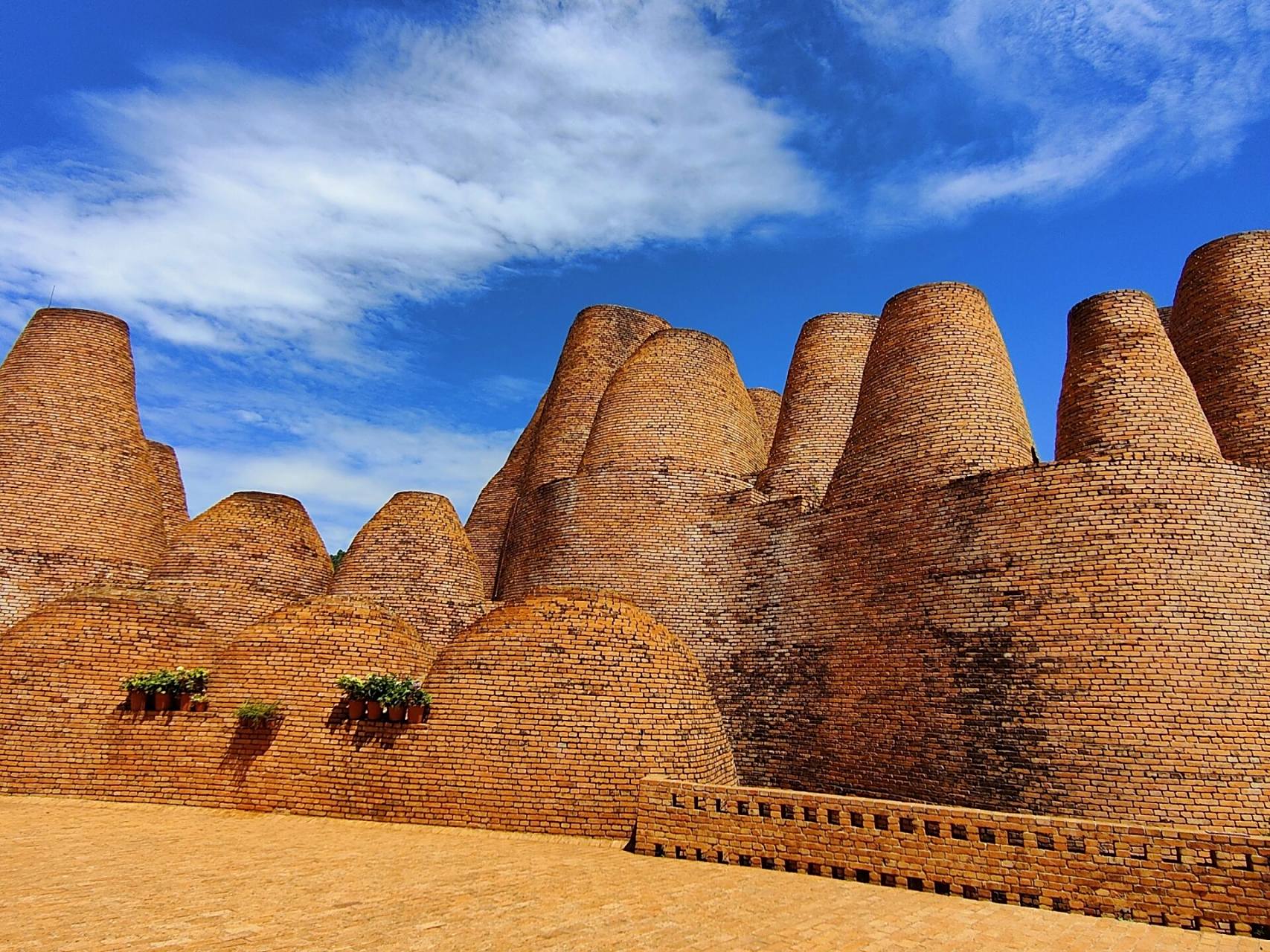 云南弥勒一日游|小众旅游景点 82景点推荐: 9967东风韵景区 被