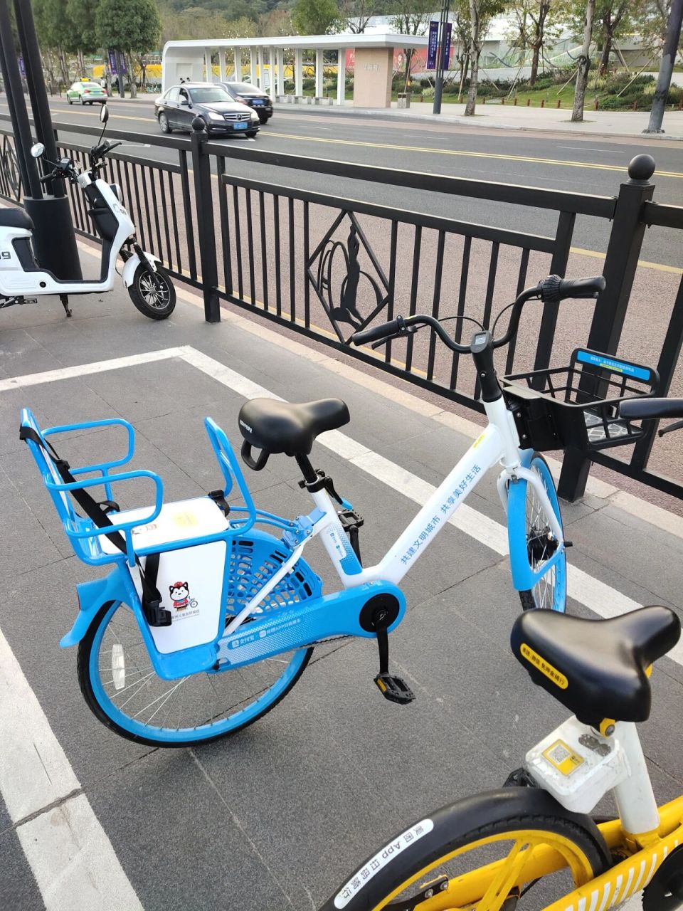 哈喽共享单车这么人性化的