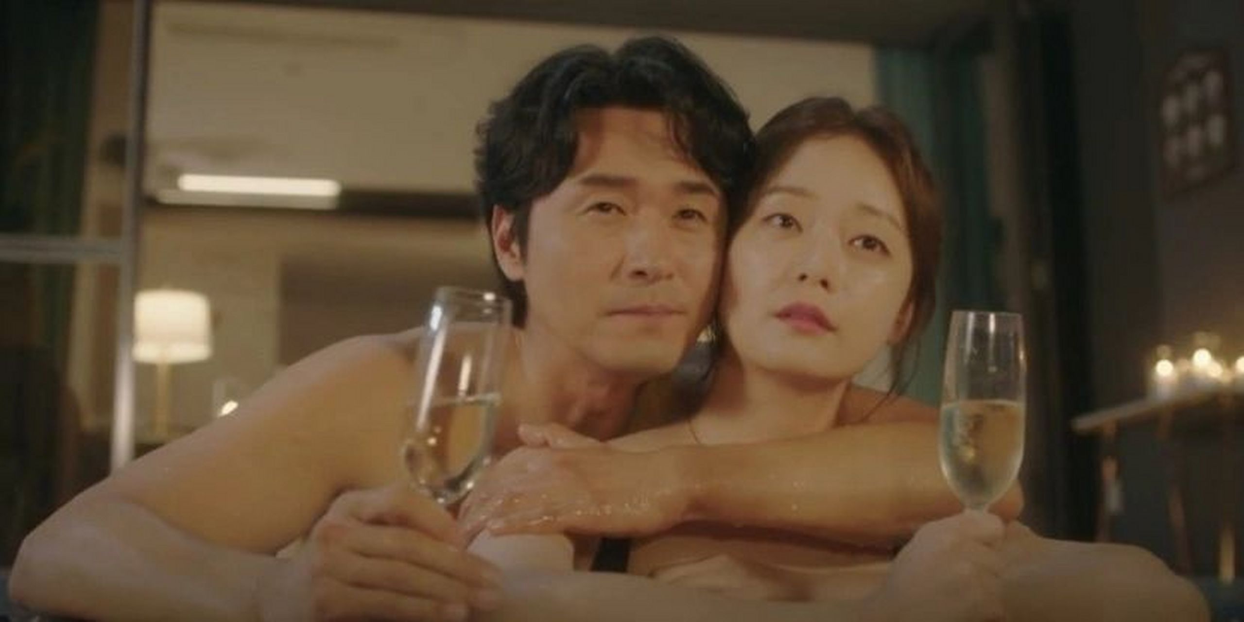 又一部家庭伦理出轨韩剧霸屏啦 剧名:橱窗:女王之家 注意⚠️这里