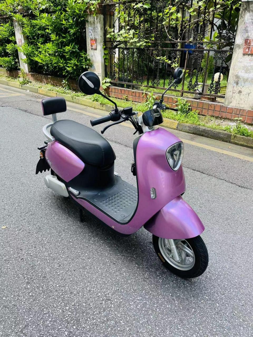 60伏雅迪m6电动车.