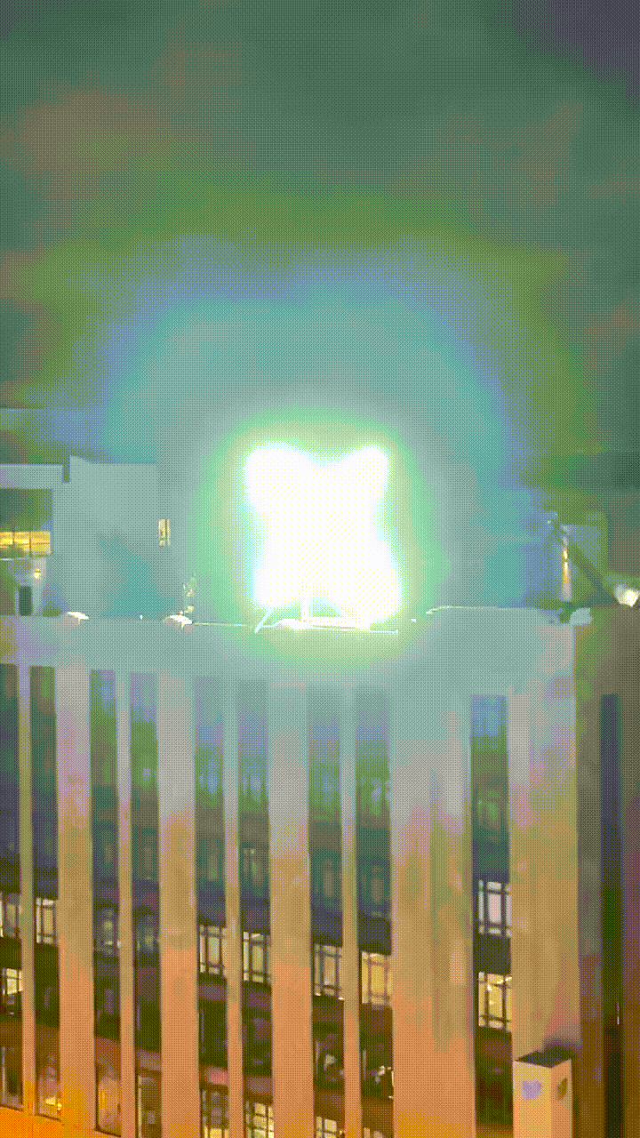 来自新推特标志"x"的极致光污染,查询附近居民的精神状态.[捂脸]