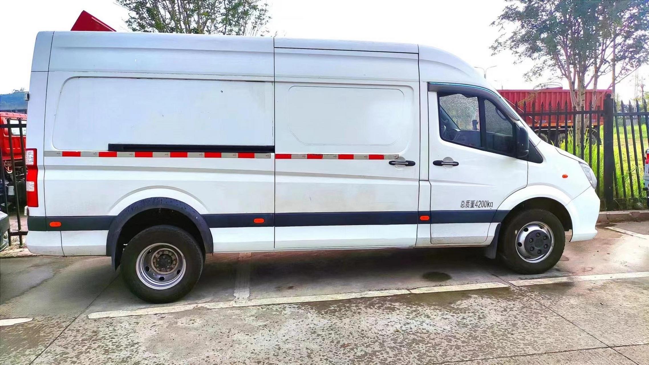 最新置换二手车  福田图雅诺加长轴后双胎,2020年上户.