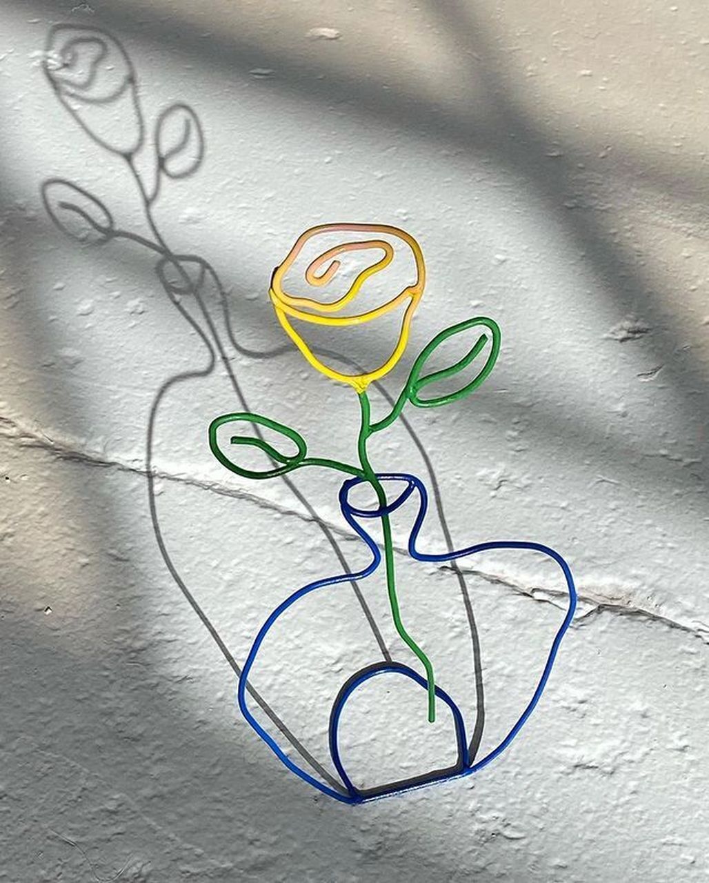 装置艺术949515铁丝作画9515 拧一朵花花给你 94 拧一朵