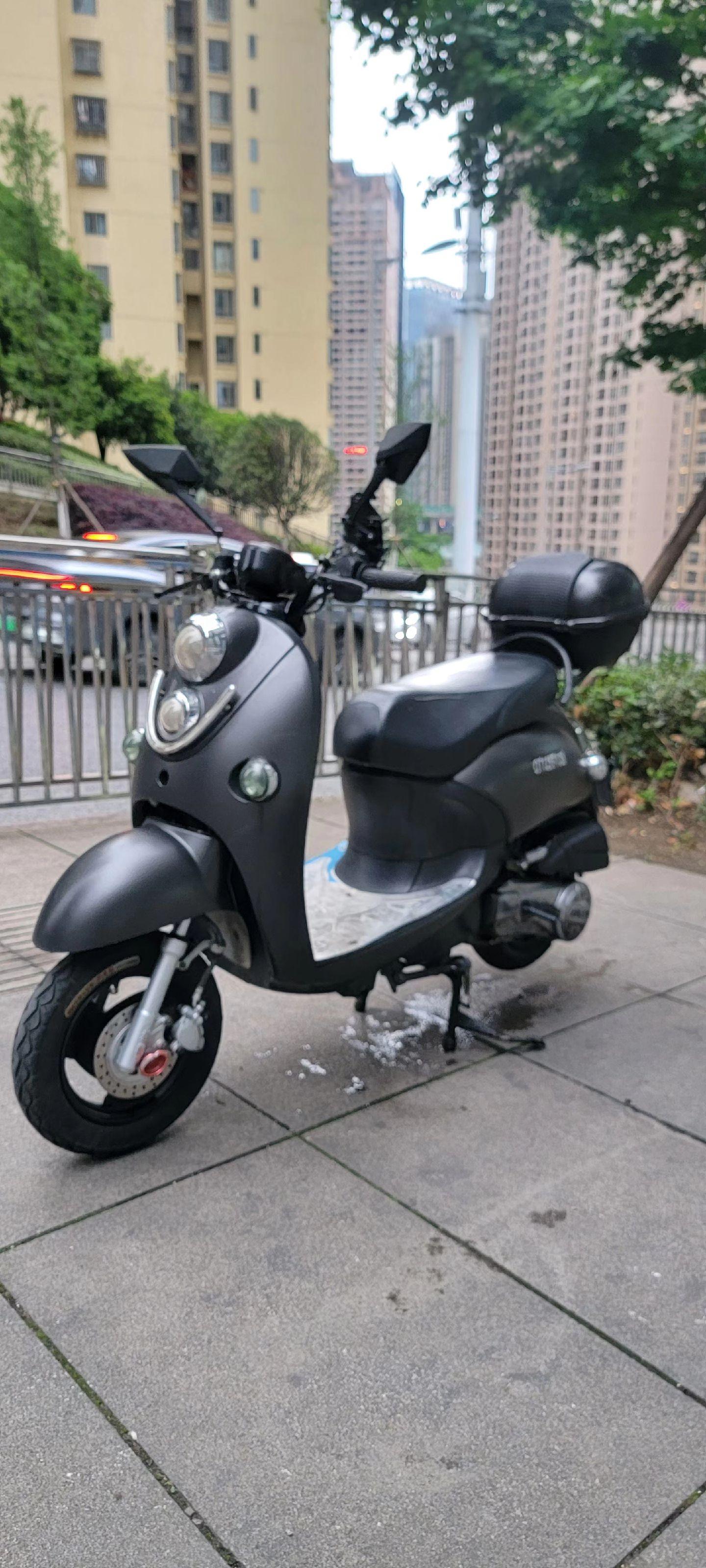 急过户出不讲价21年中国产讴蒂牌125小龟王,成色如图车况安逸.