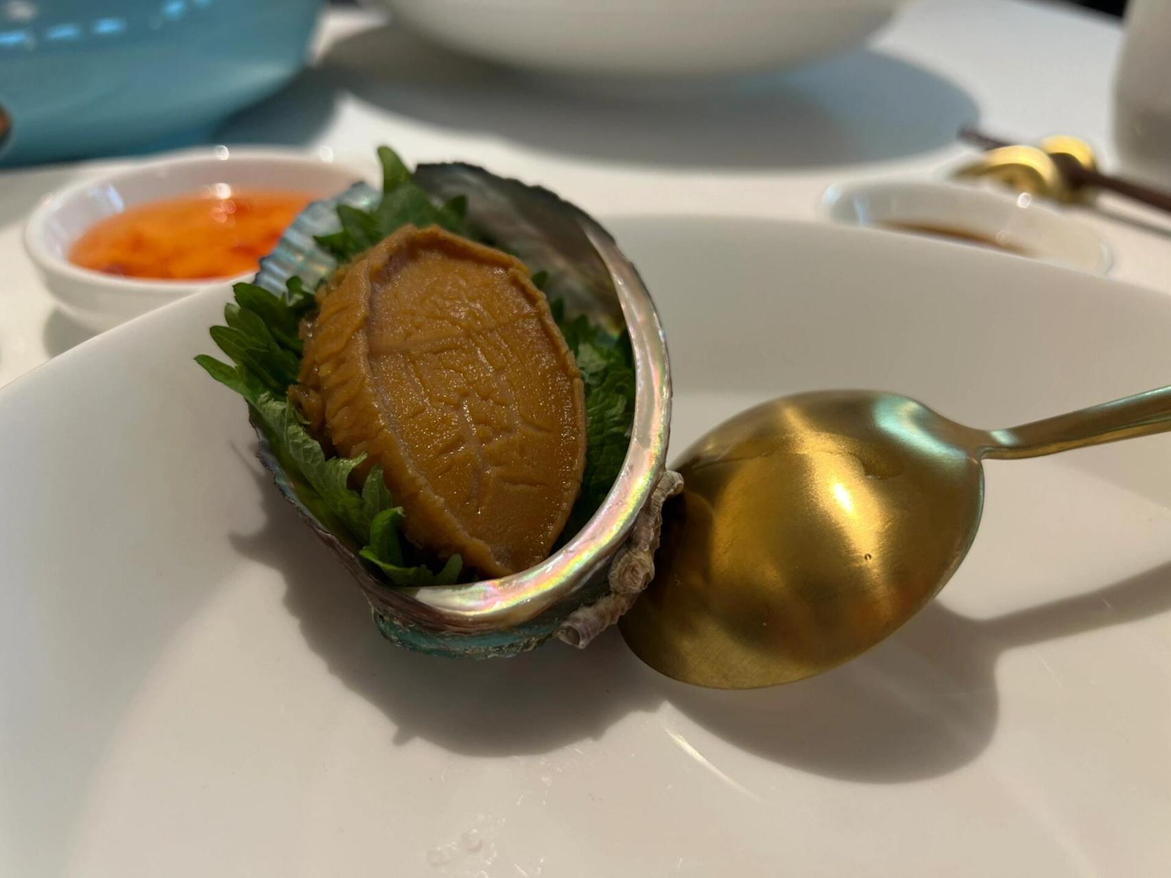 石家庄探店|锦色·烧鹅·海鲜 06 每次路过看到亮起的灯牌 就觉得这