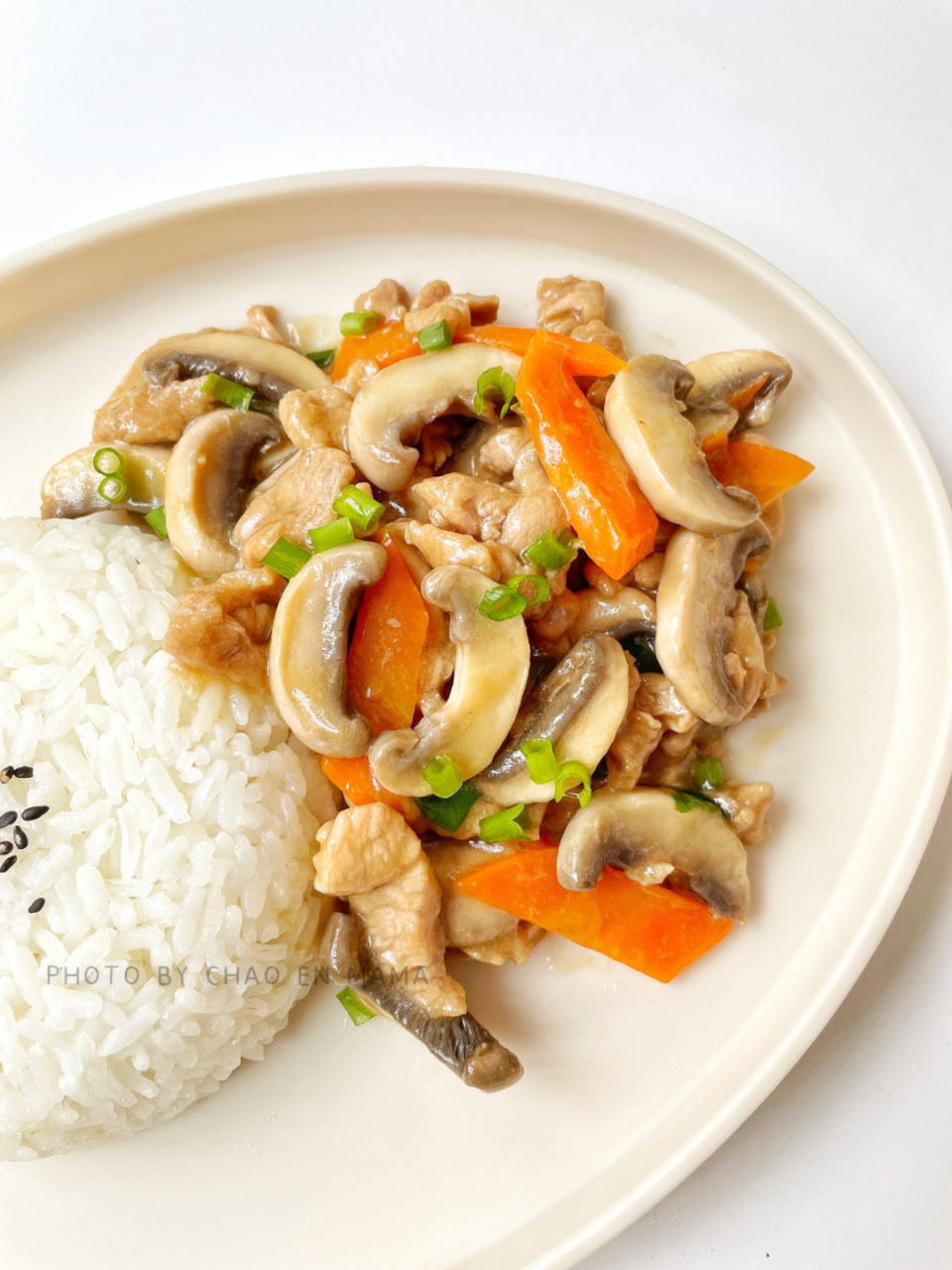 12m 辅食|口蘑炒肉丝|宝宝午餐73 今天分享一道好吃的家常菜"口蘑炒