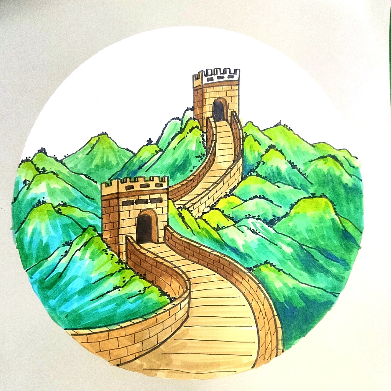 首先观察长城的建筑结构,用线描的方式画出城墙,烽火台和山形