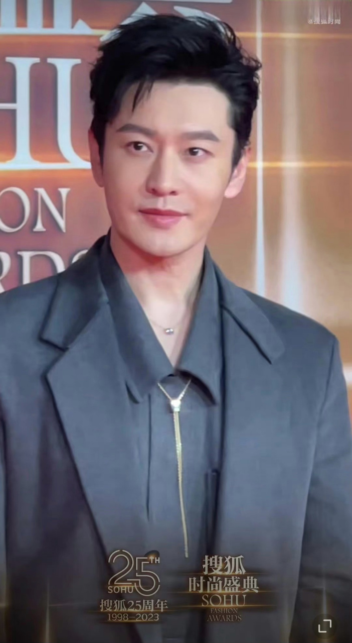 陈坤线下活动状态黄晓明陈坤状态 你不得不承认 黄晓明状态确实好很多