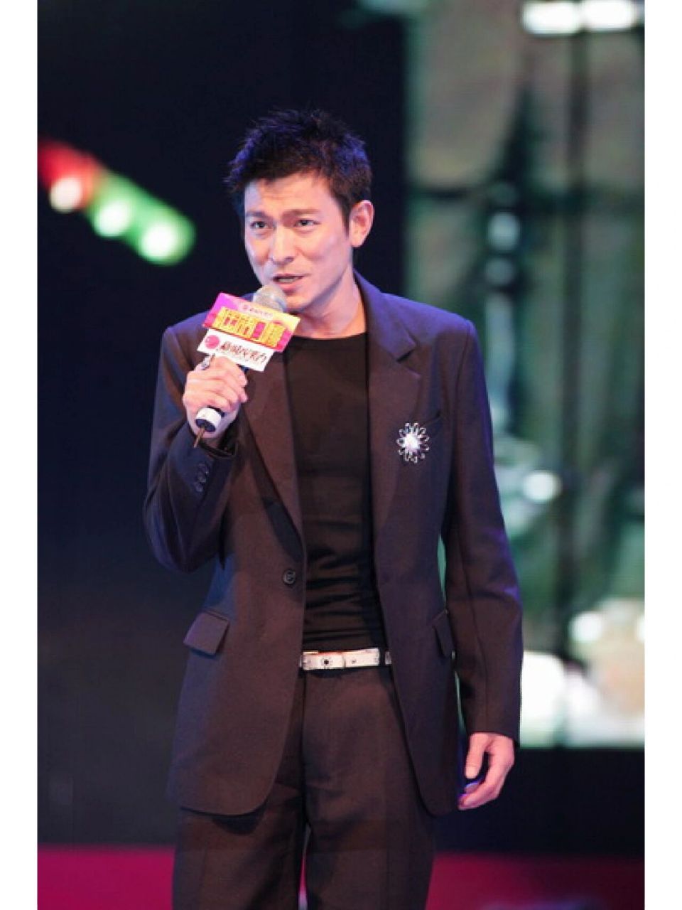 刘德华 说起娱乐圈的大哥大,大家都会把目光投向刘德华,如今已经六十