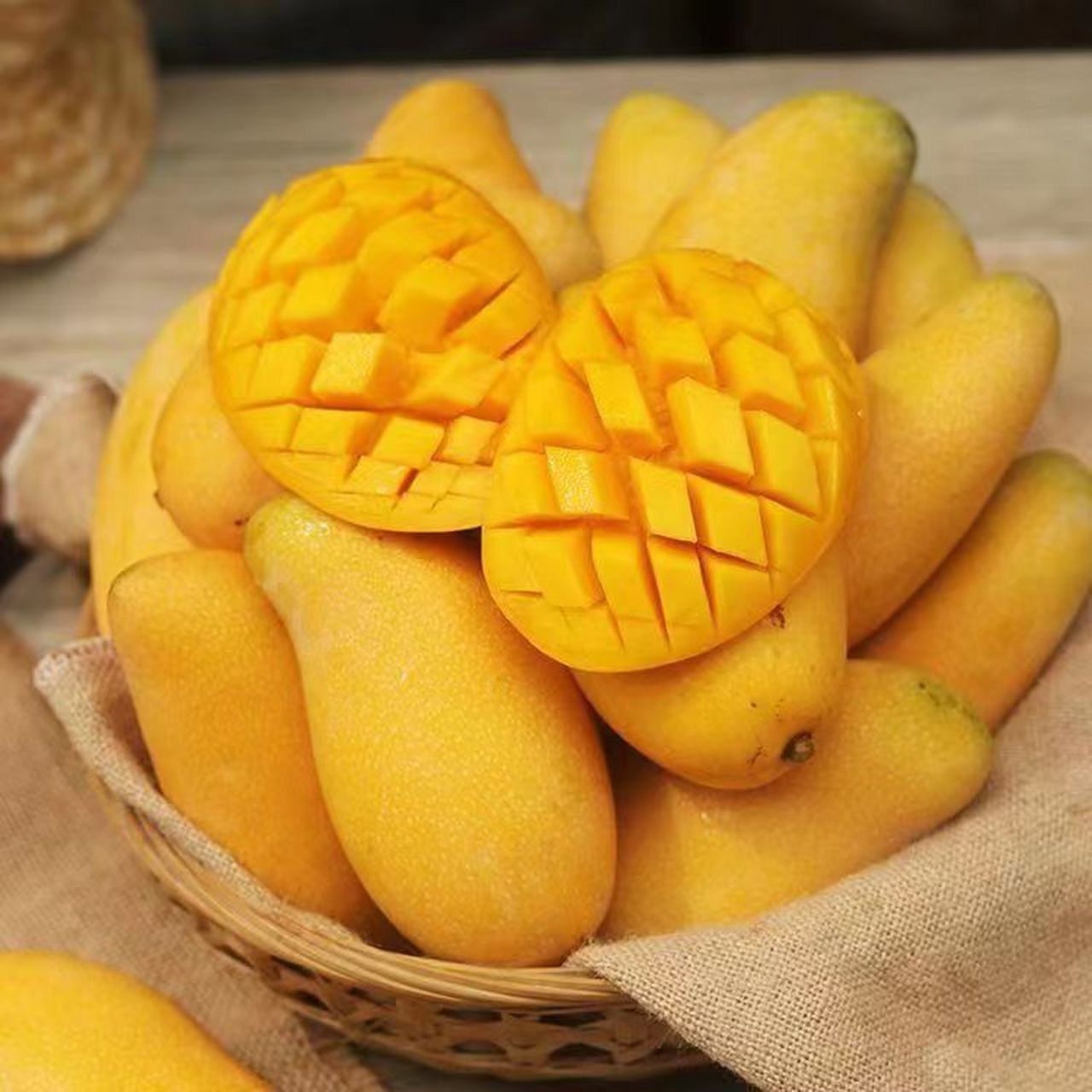 金煌芒果10斤整箱,17.9入!
