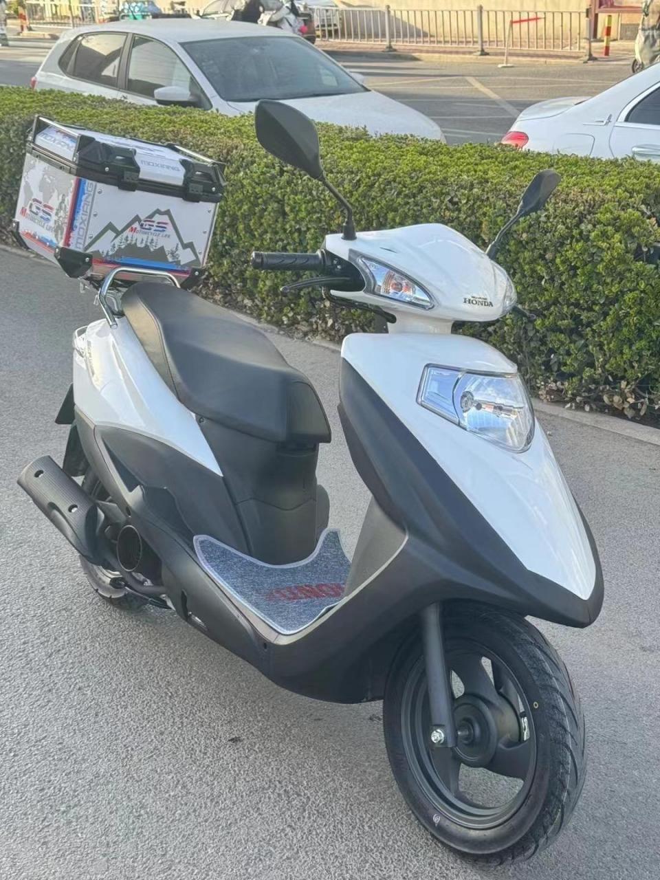 24年3月准新五羊本田喜鲨125,济南一手户,必须过户,实表106公里缓慢